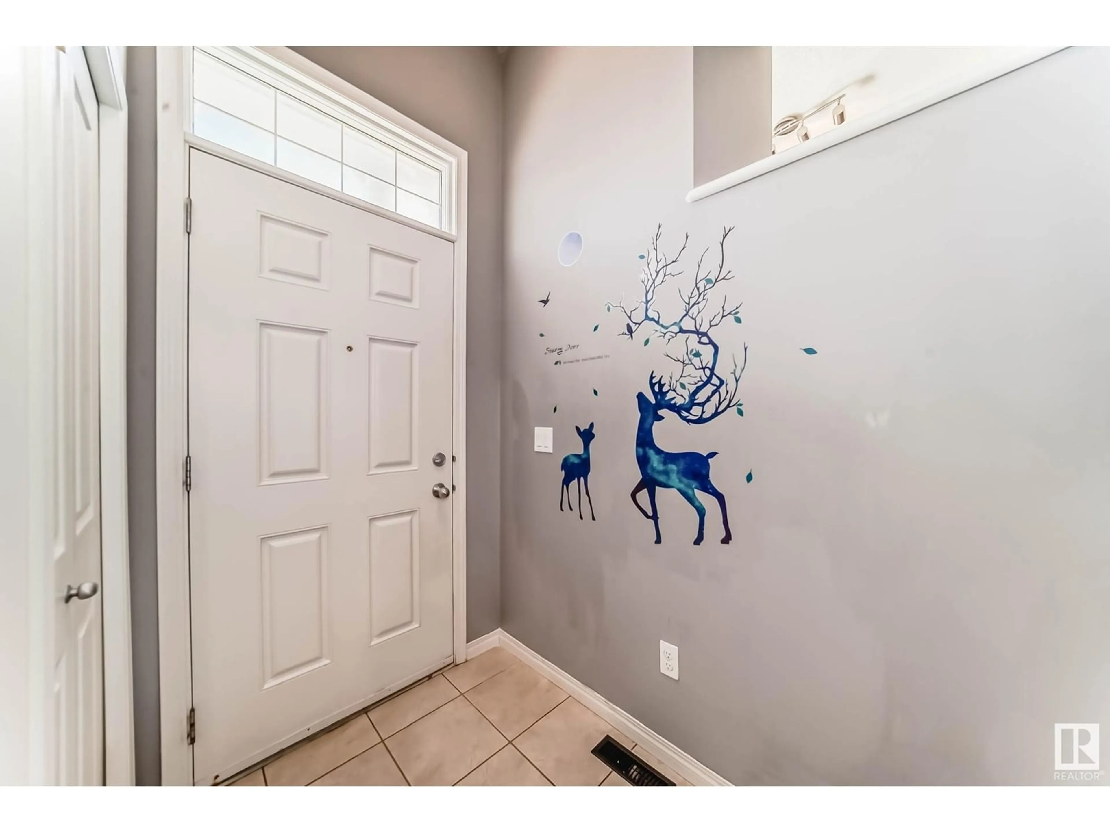 Indoor entryway for #104 - 1804 70 ST, Edmonton Alberta T6X0H4