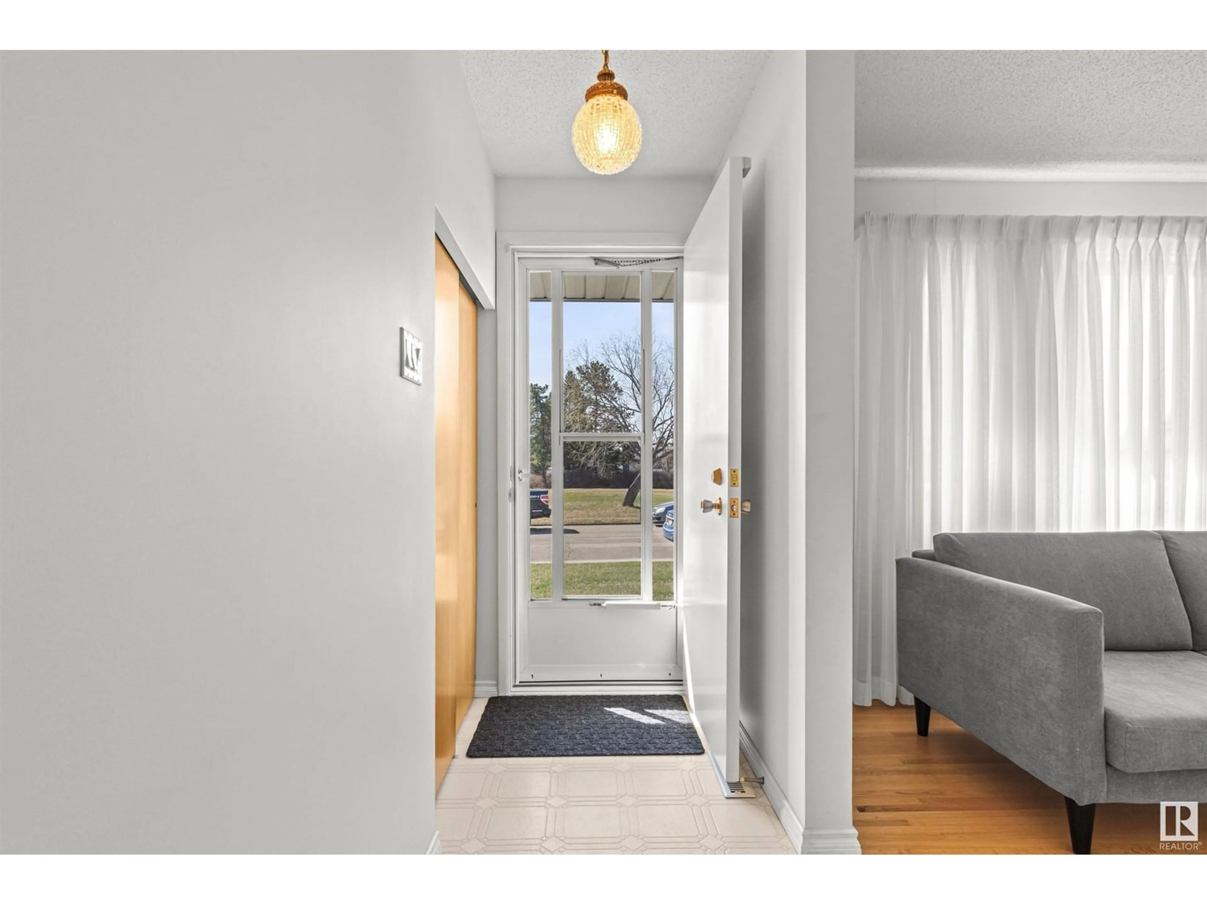 Indoor entryway for 8416 135A AV, Edmonton Alberta T5E1R6