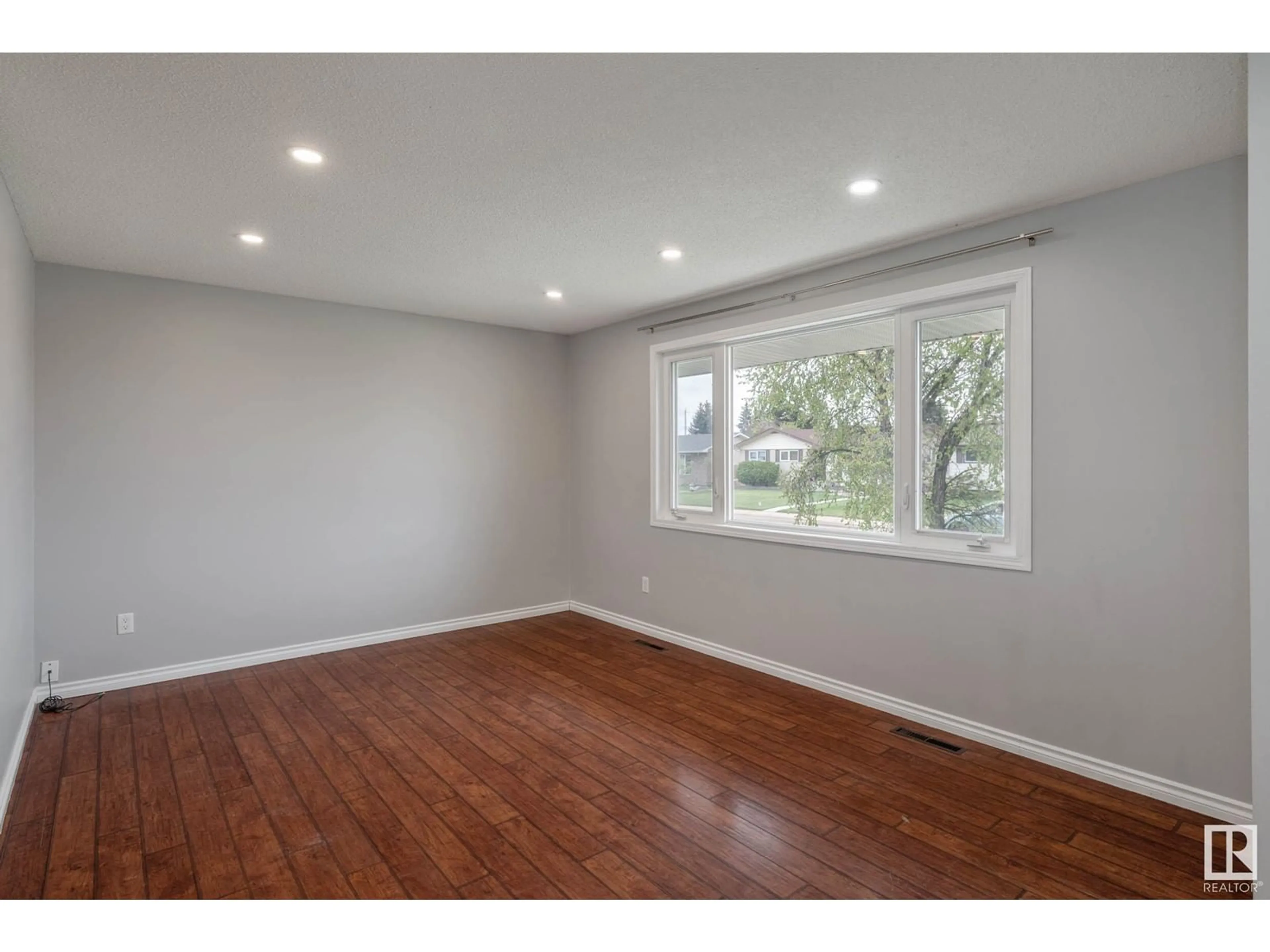 A pic of a room for 6808 136 AV, Edmonton Alberta T5C2J9
