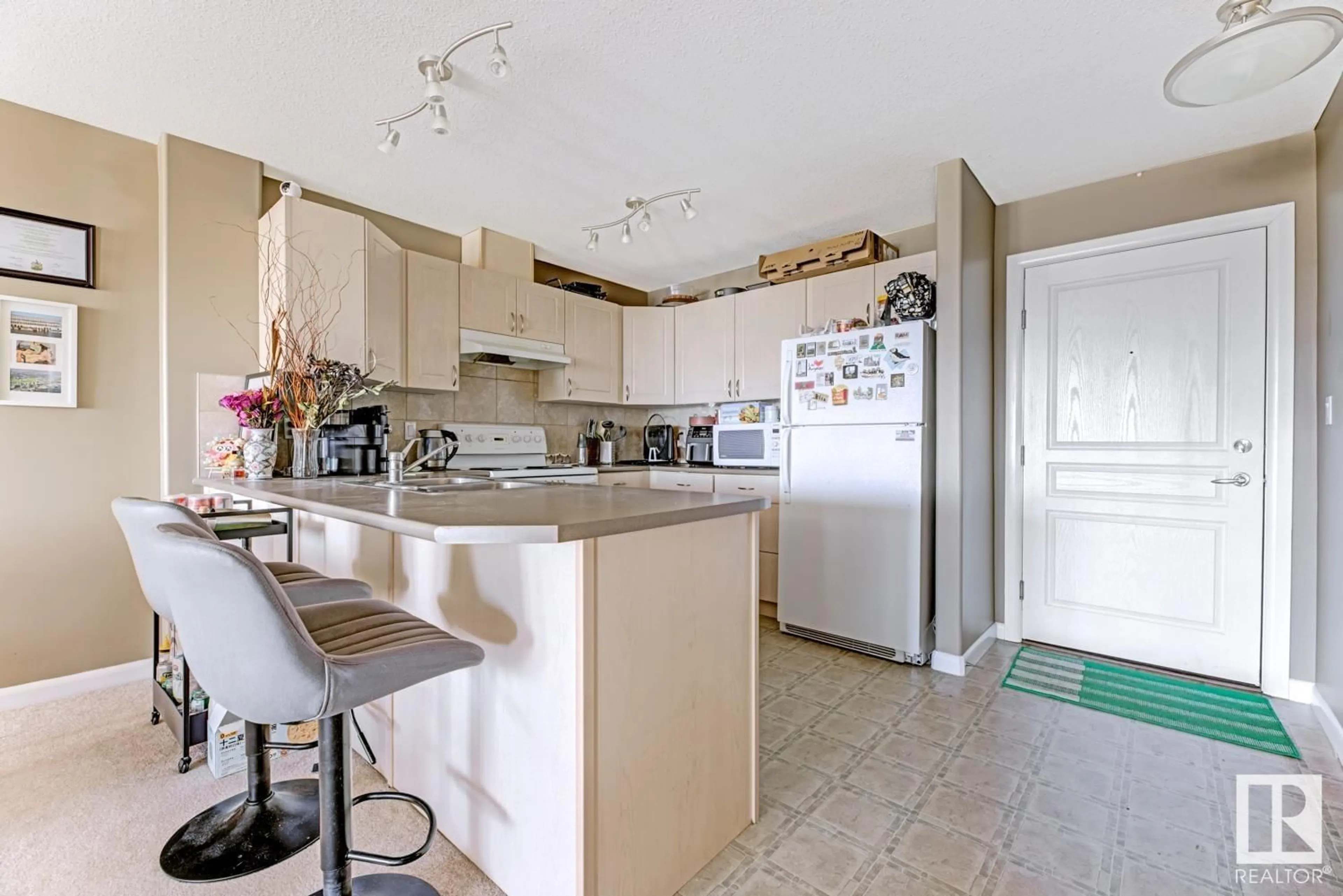 Unknown for 129 530 HOOKE RD NW, Edmonton Alberta T5A5J5