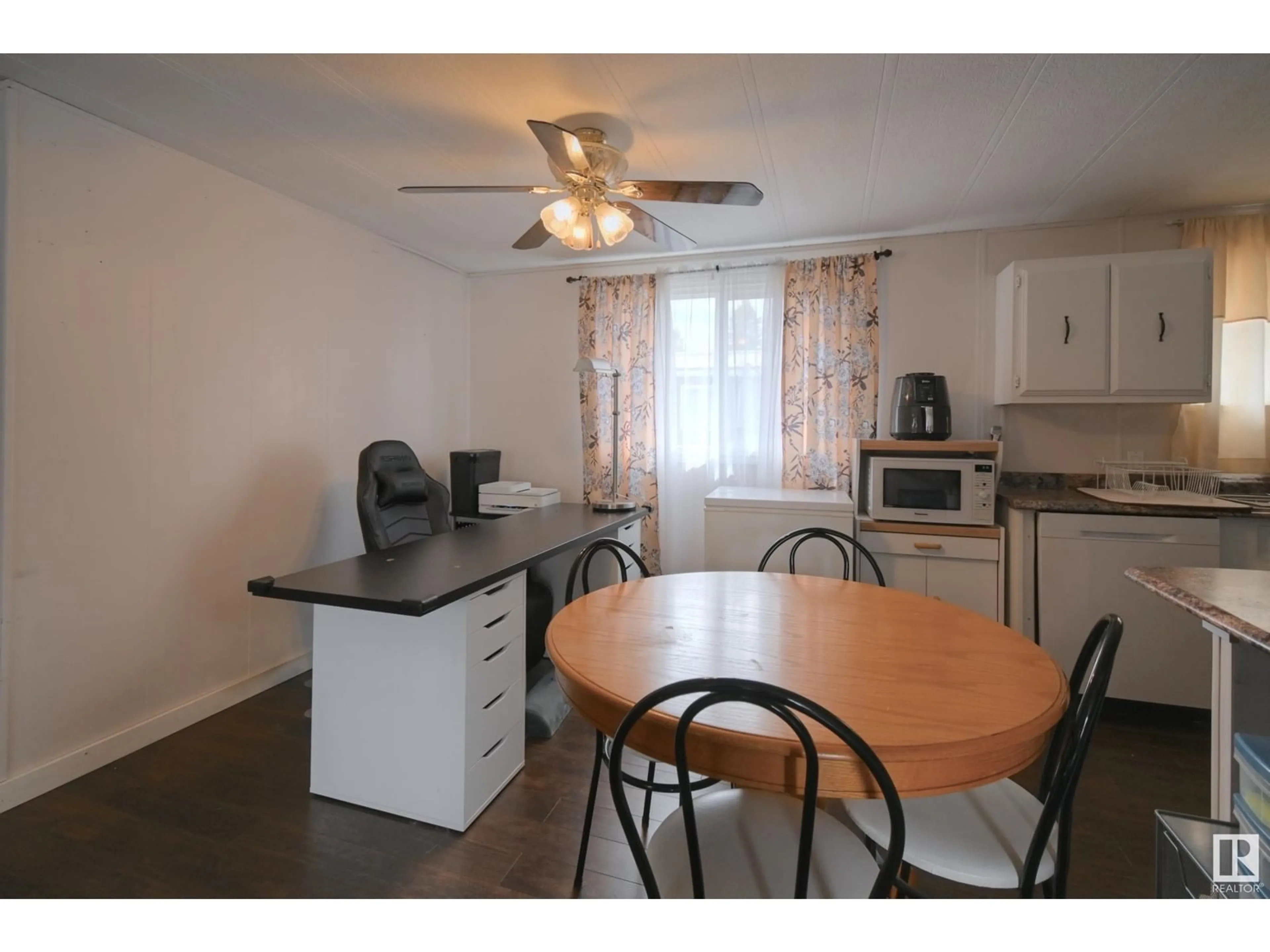 Standard kitchen, wood/laminate floor for 47 RIDGEWAY DR, Edmonton Alberta T6P1G4