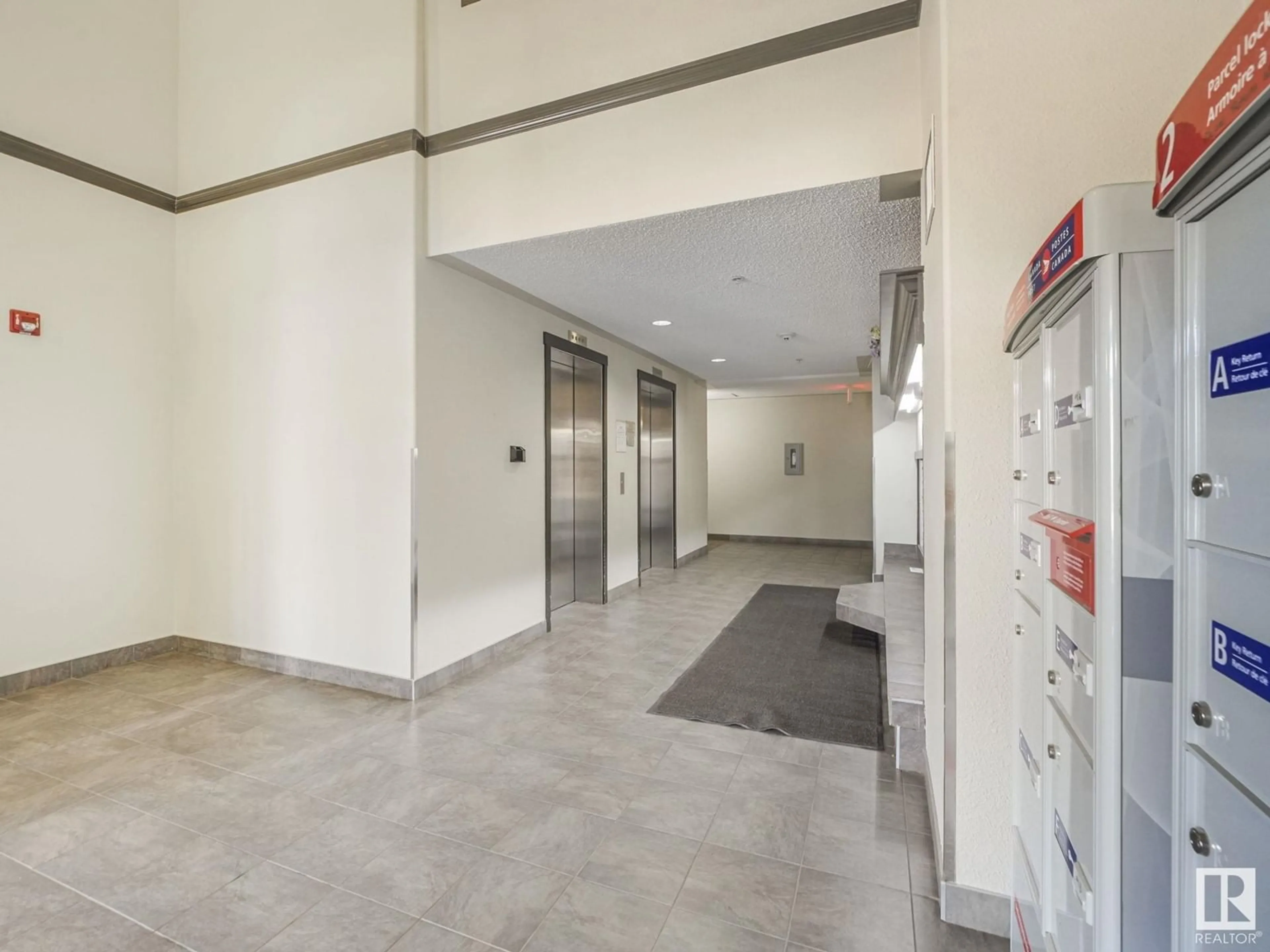 Indoor foyer for 7331 - 6208 SOUTH TERWILLEGAR DR, Edmonton Alberta T6R0L9
