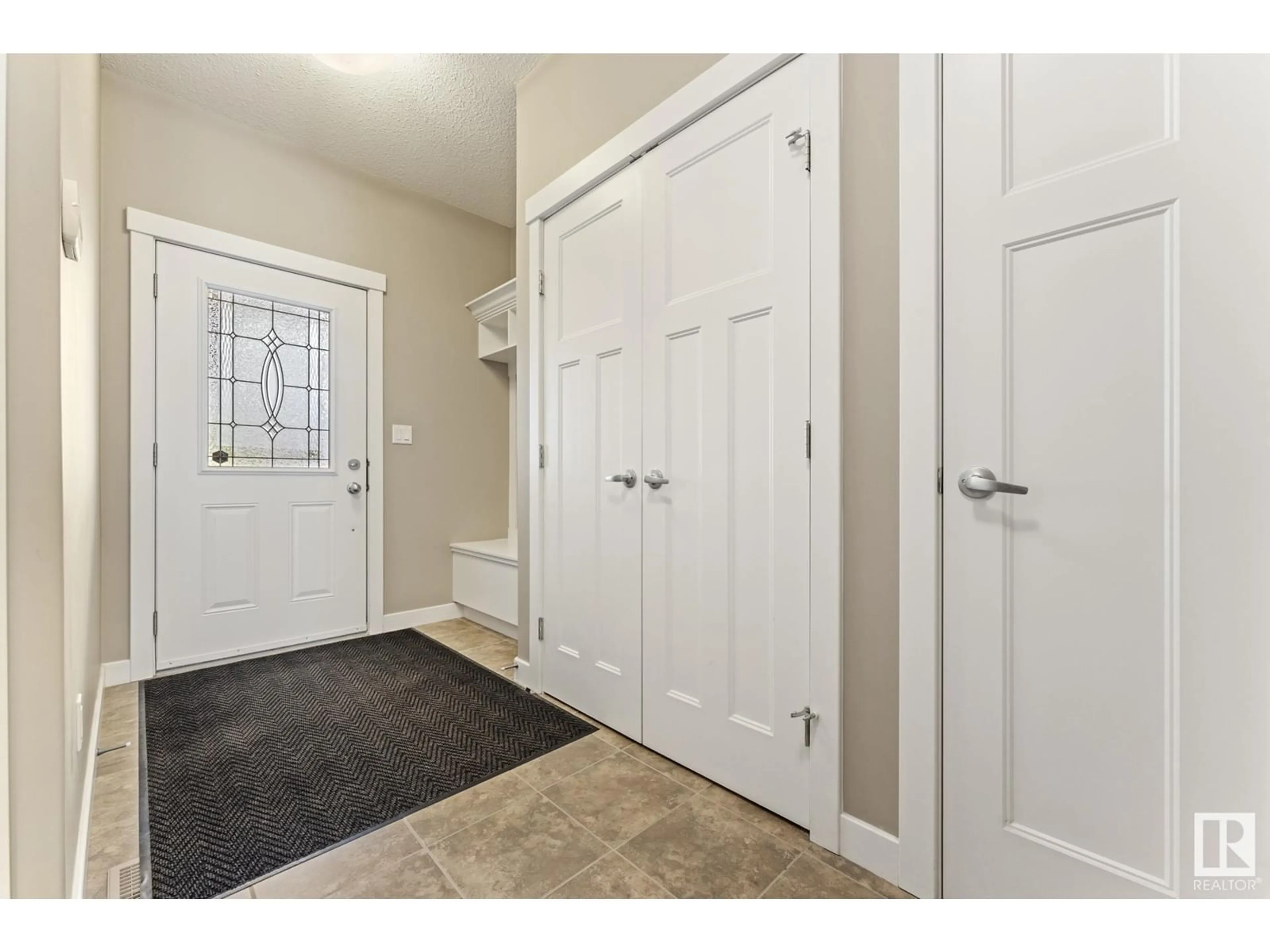 Indoor entryway for NW - 16905 55 ST, Edmonton Alberta T5Y0R2