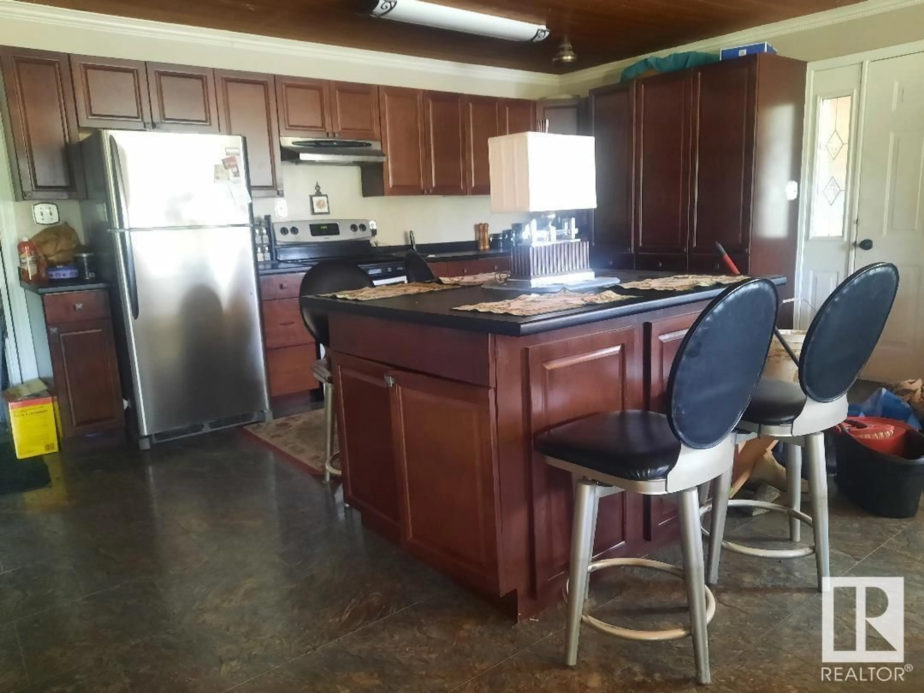 Standard kitchen, unknown for 20015 TWP. RD., Rural Beaver County Alberta T0B4J1