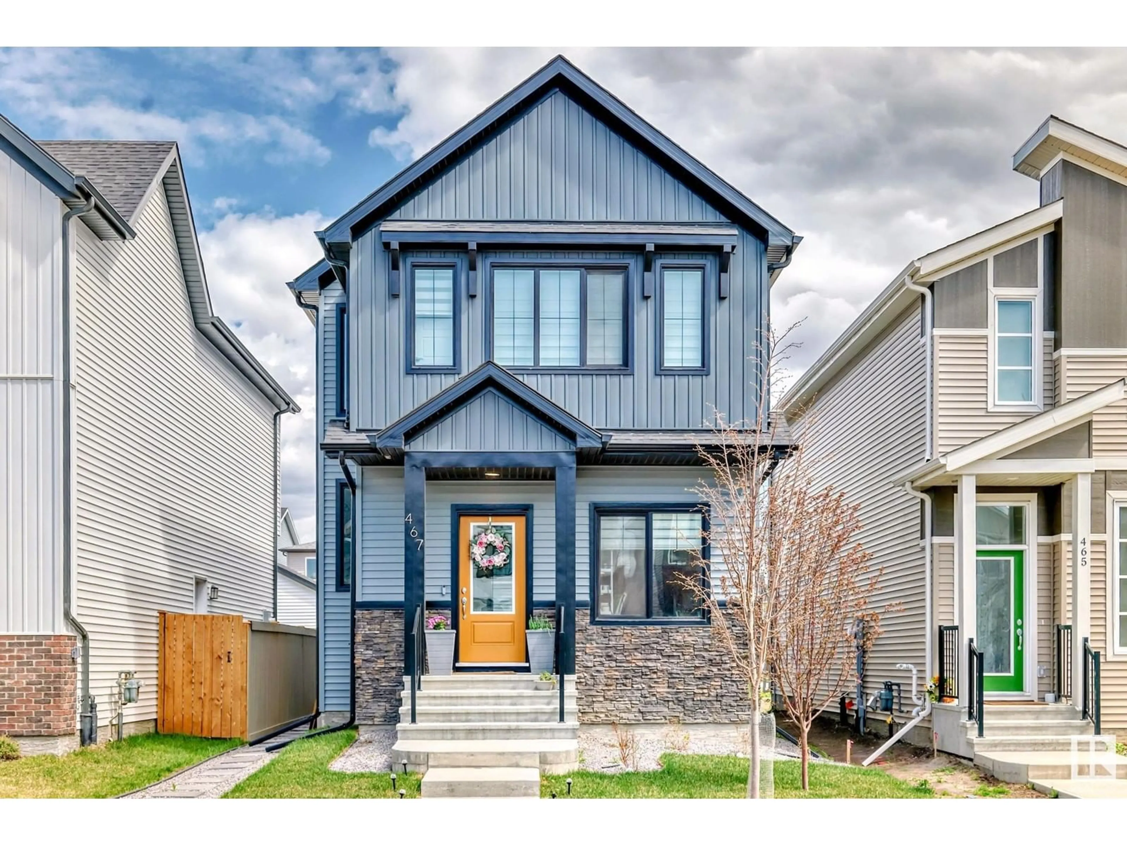 Home with vinyl exterior material, street for 467 EDGEMONT DR, Edmonton Alberta T6M1S1