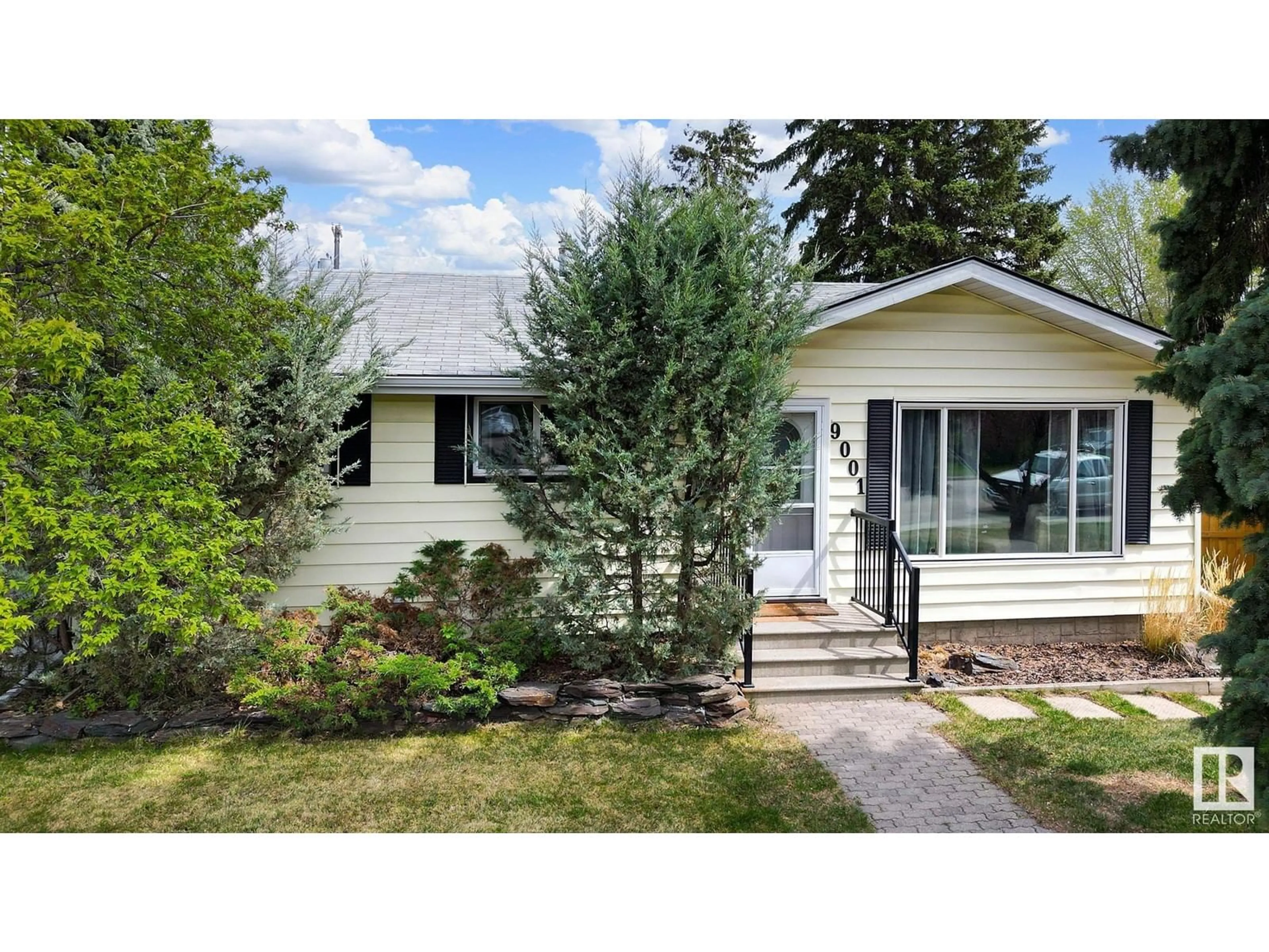 Home with vinyl exterior material, street for NW - 9001 157 ST, Edmonton Alberta T5R2A6