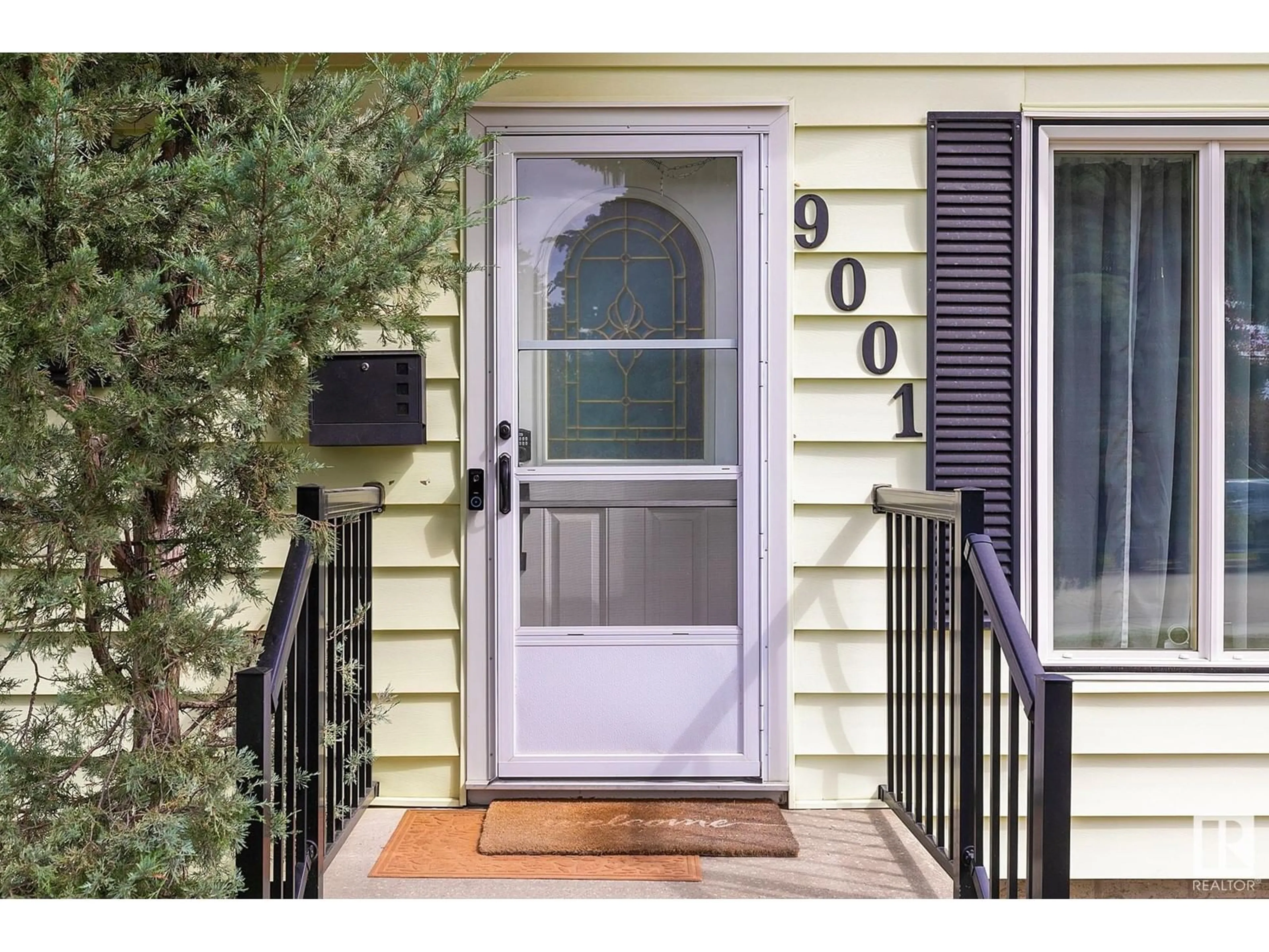 Indoor entryway for NW - 9001 157 ST, Edmonton Alberta T5R2A6