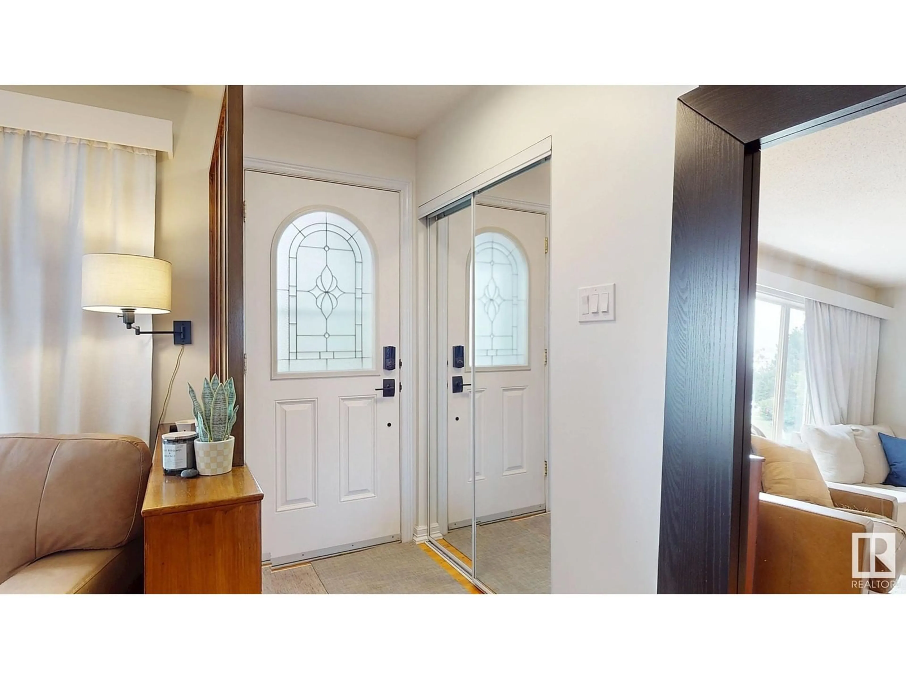 Indoor entryway for NW - 9001 157 ST, Edmonton Alberta T5R2A6