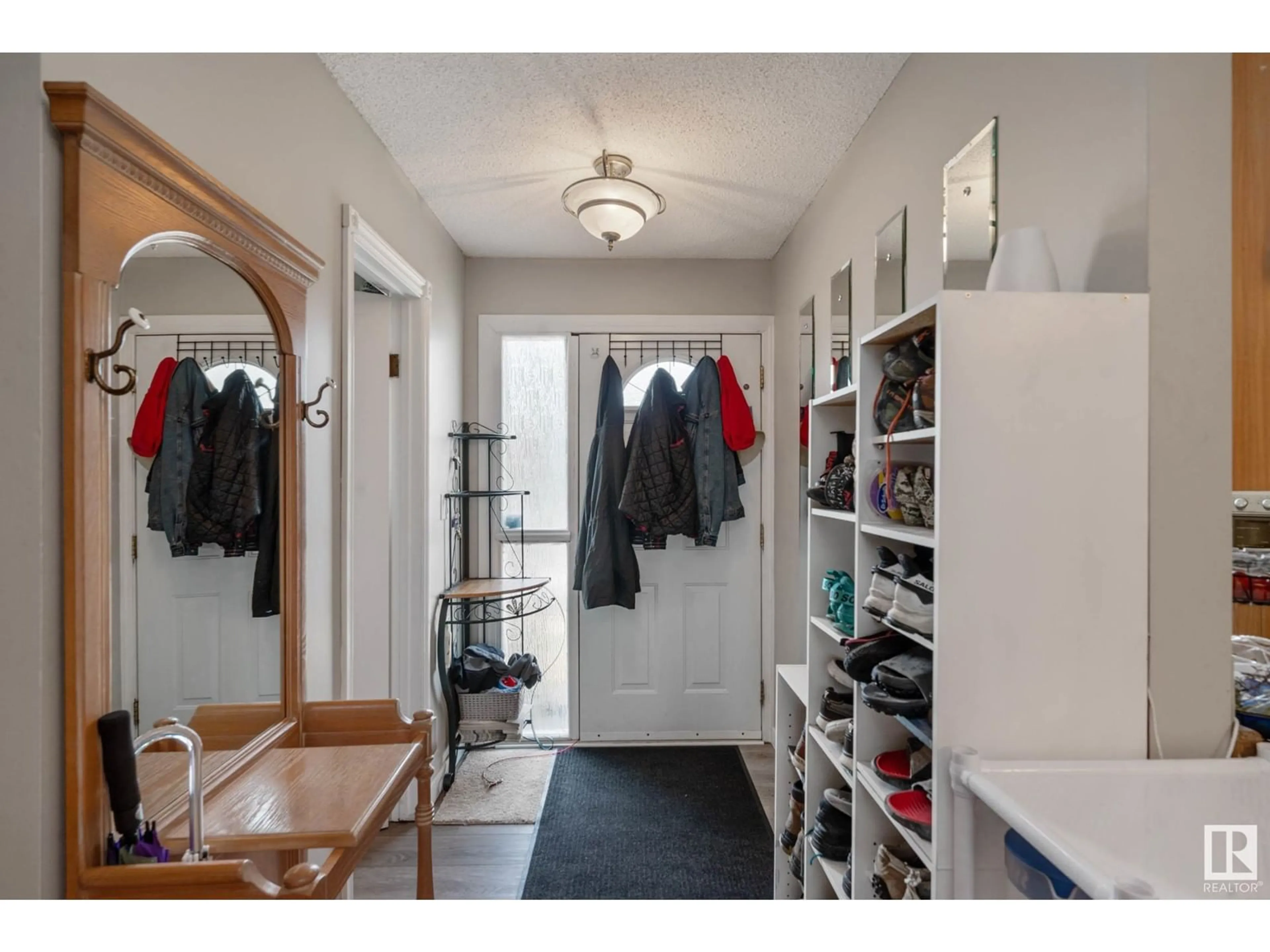 Indoor entryway for 9909 171 AV, Edmonton Alberta T5X4X2