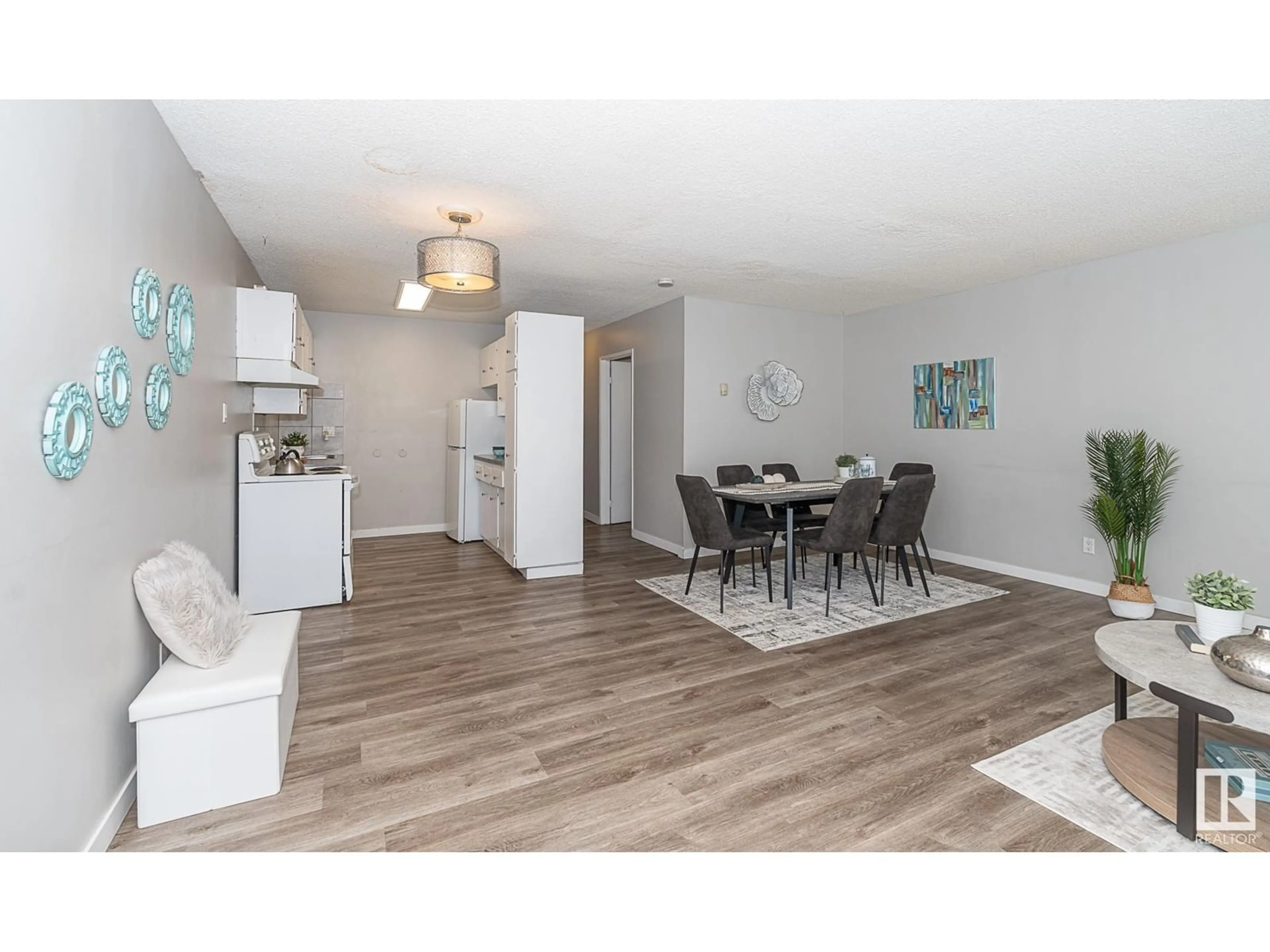 Unknown for #4 - 13570 38 ST, Edmonton Alberta T5A2W7