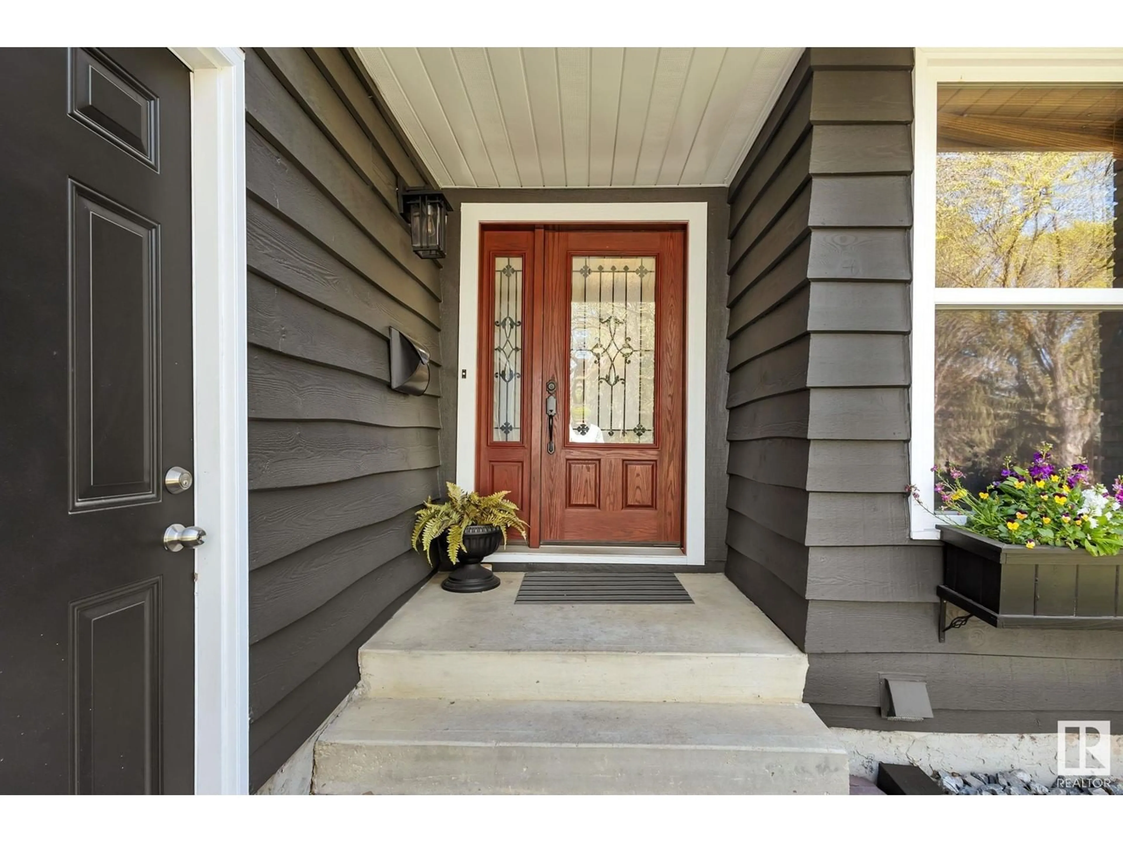 Indoor entryway for 6 BERRYMORE DRIVE, St. Albert Alberta T8N2Y6
