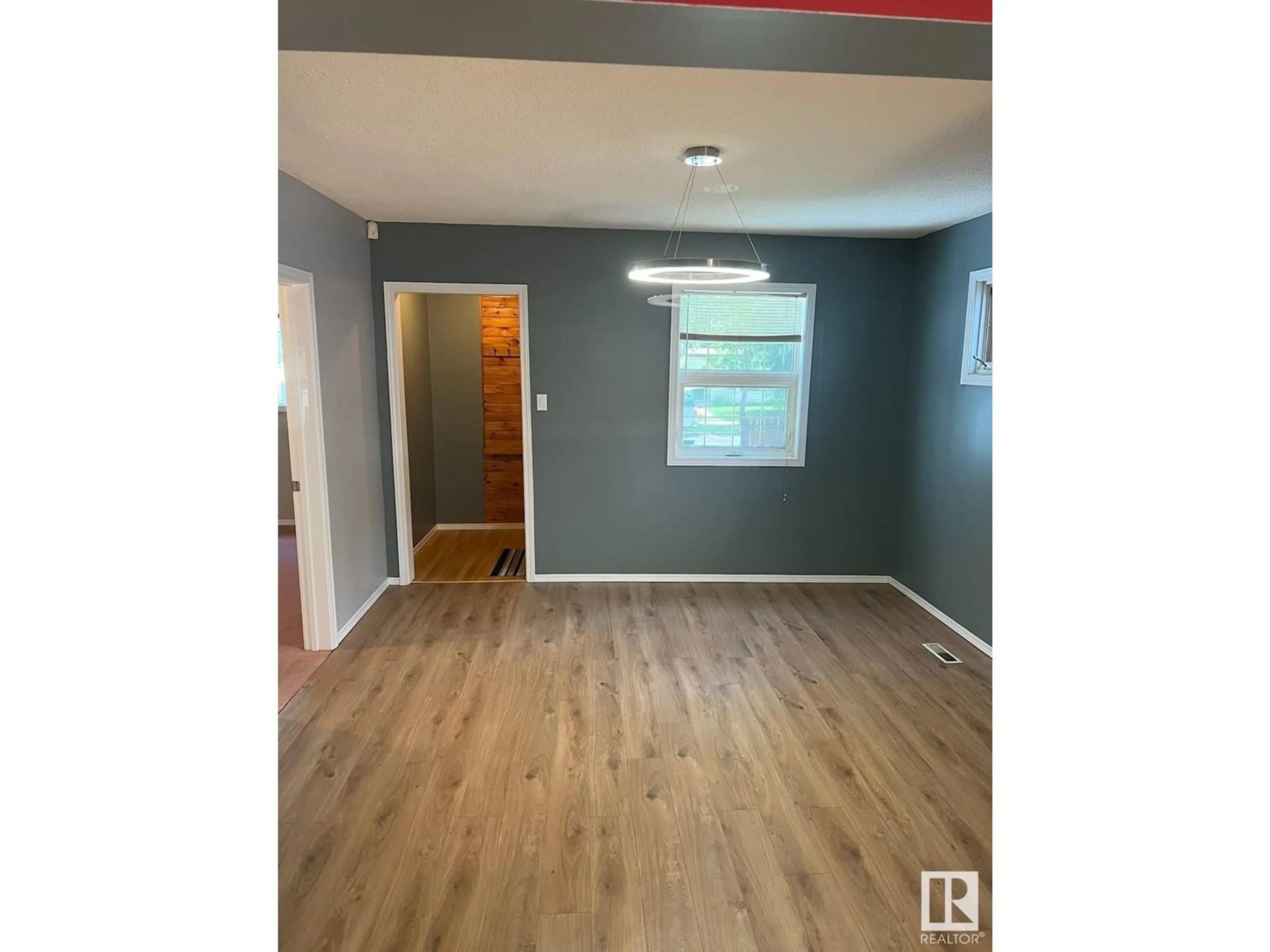 A pic of a room for 11842 65 ST, Edmonton Alberta T5W4L2