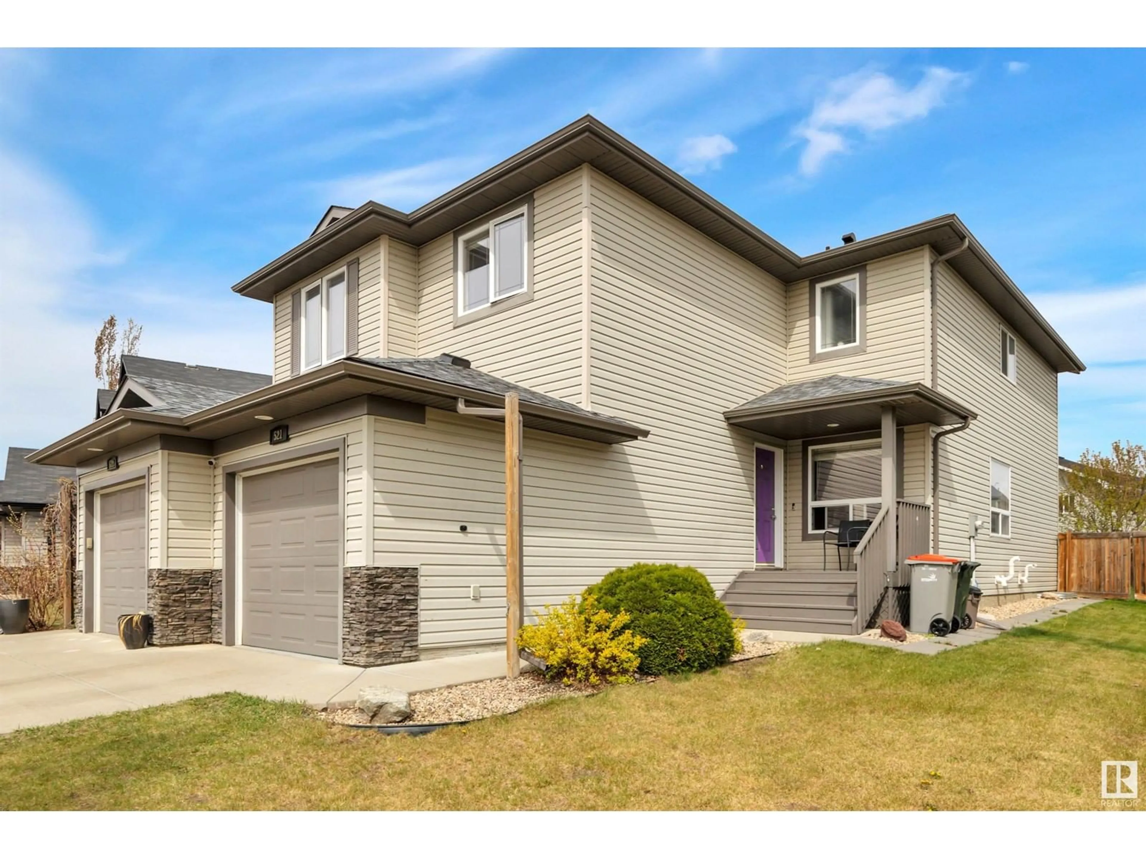 Home with vinyl exterior material, street for 521 FAIRWAY TC, Stony Plain Alberta T7Z0G9