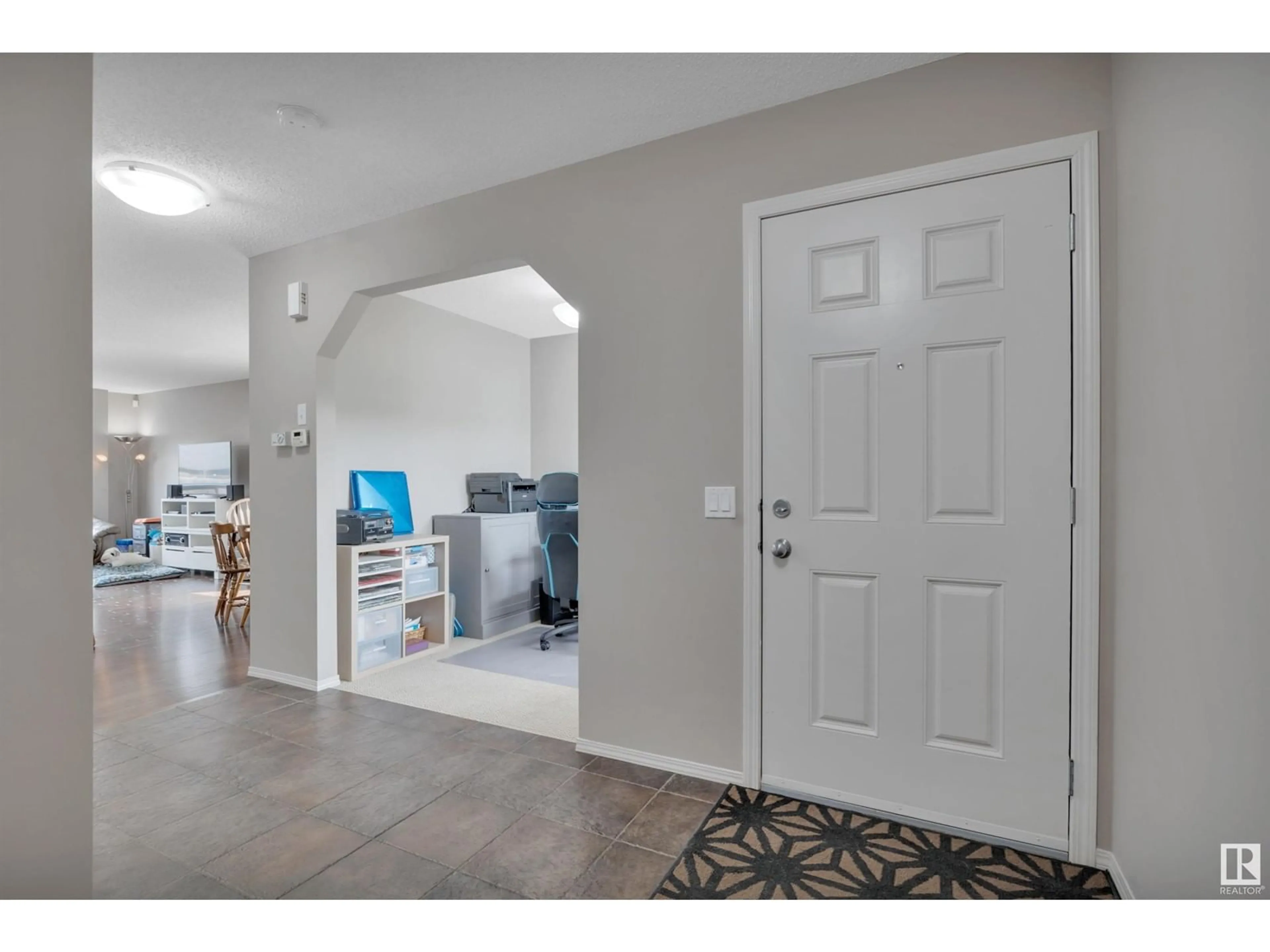 Indoor entryway for 521 FAIRWAY TC, Stony Plain Alberta T7Z0G9
