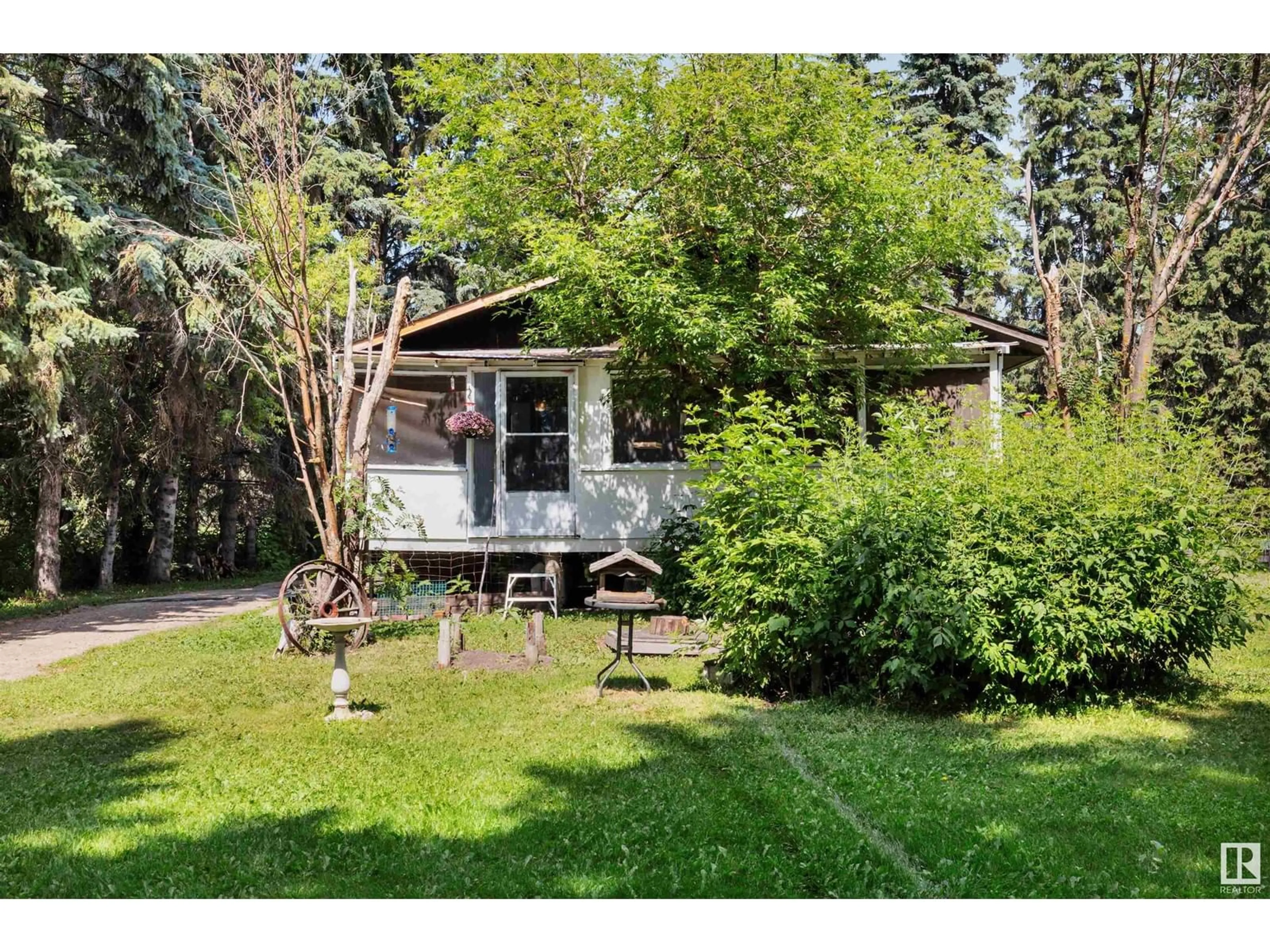 Shed for 57020 SH 803, Rural Sturgeon County Alberta T0A0K1
