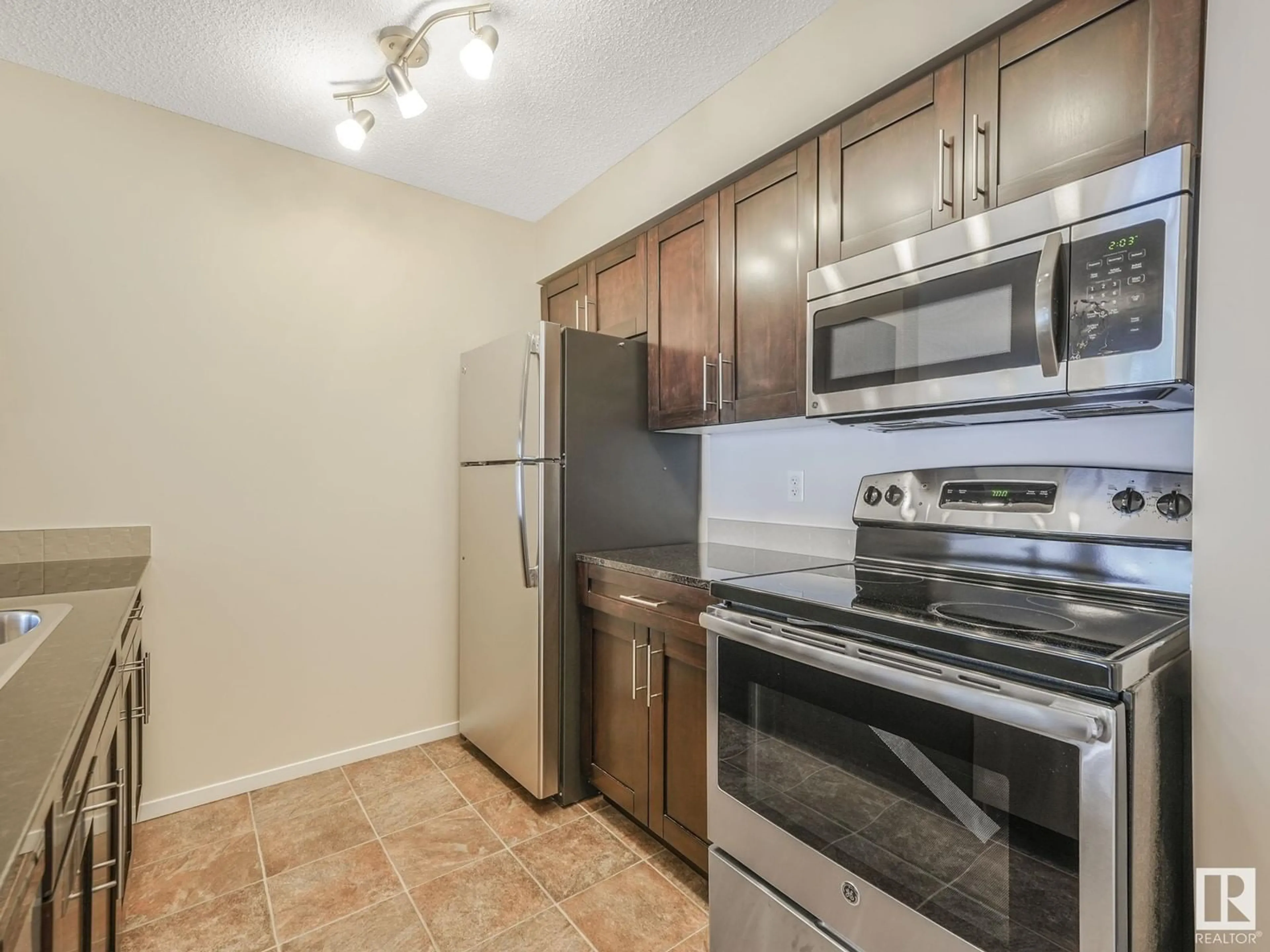Standard kitchen, unknown for 110 111 WATT CM, Edmonton Alberta T6X2C6