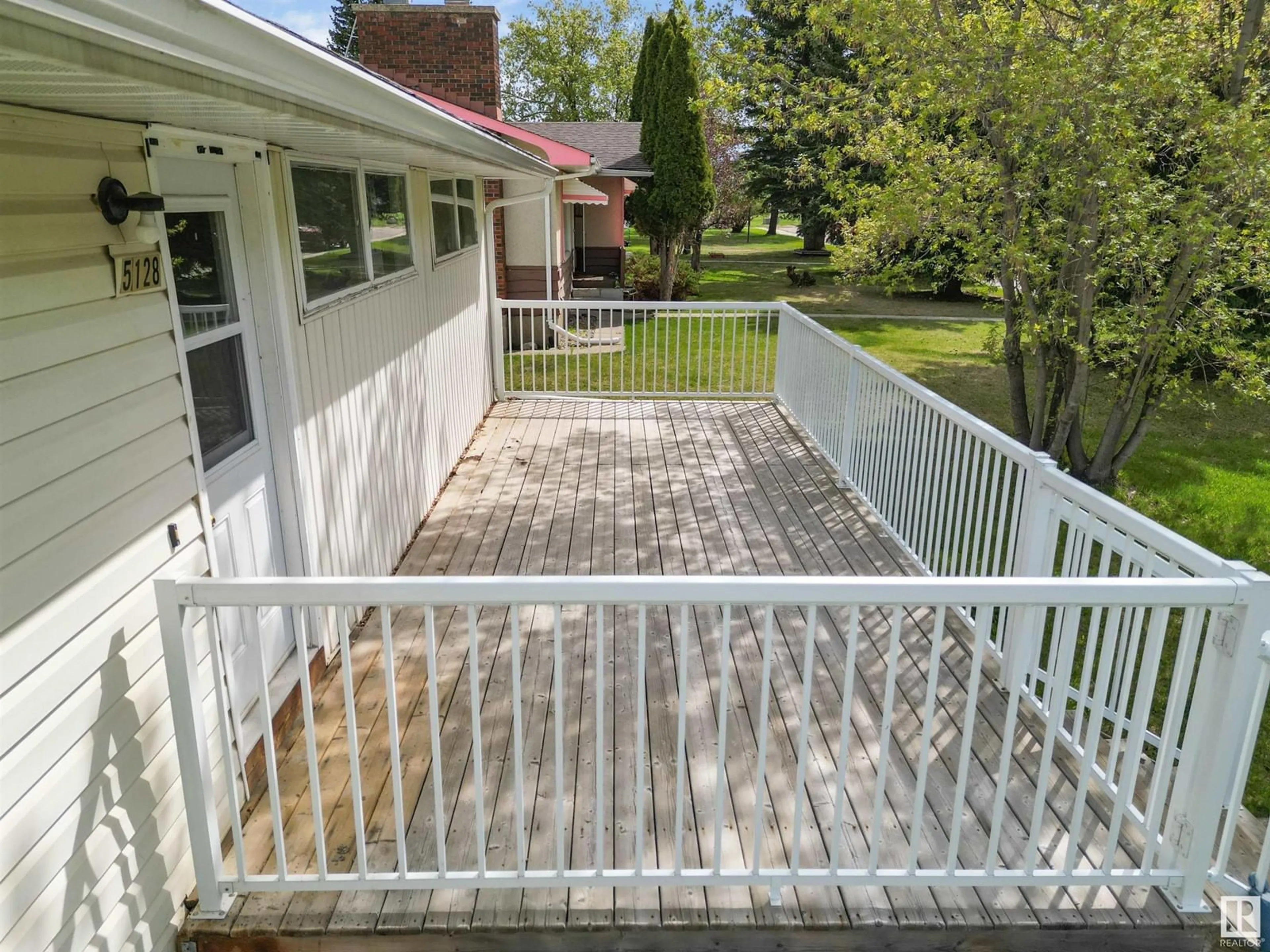 Patio, unknown for 5128 49 AV, Drayton Valley Alberta T7A1J7