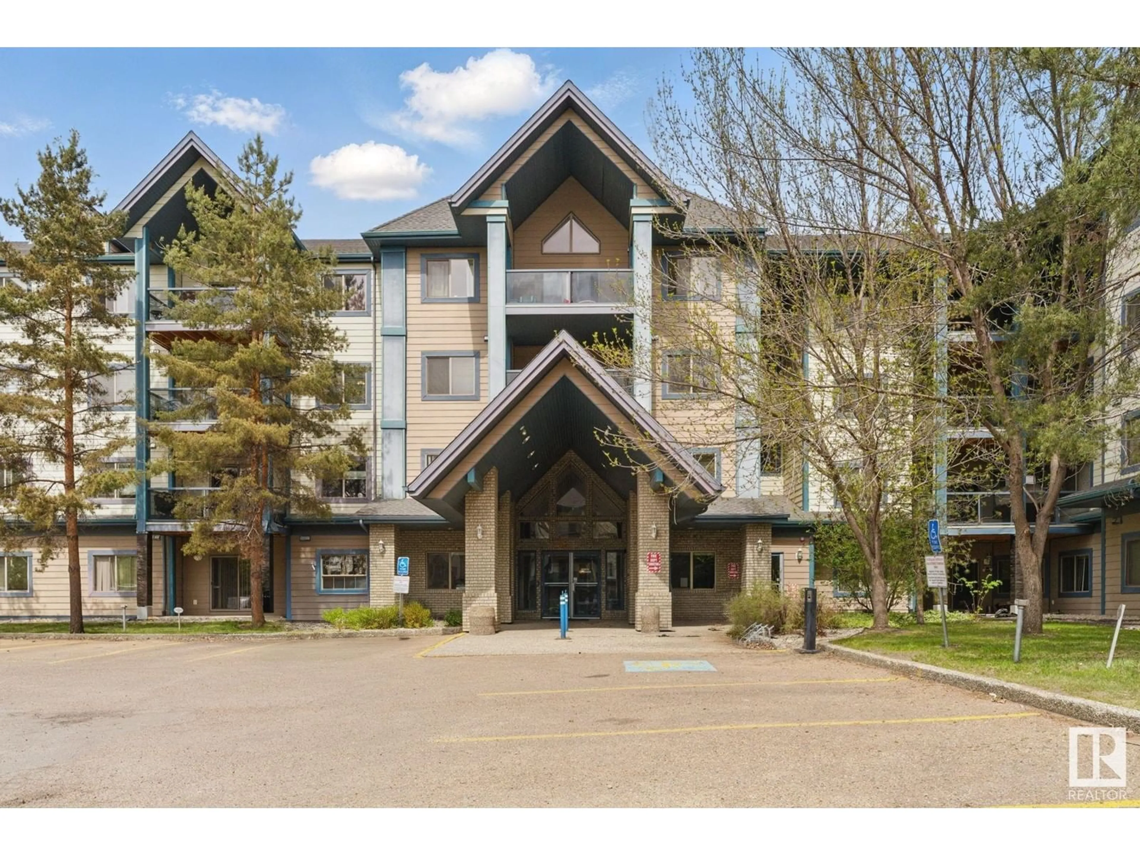 Indoor foyer for #310 - 2903 RABBIT HILL RD, Edmonton Alberta T6R3A3
