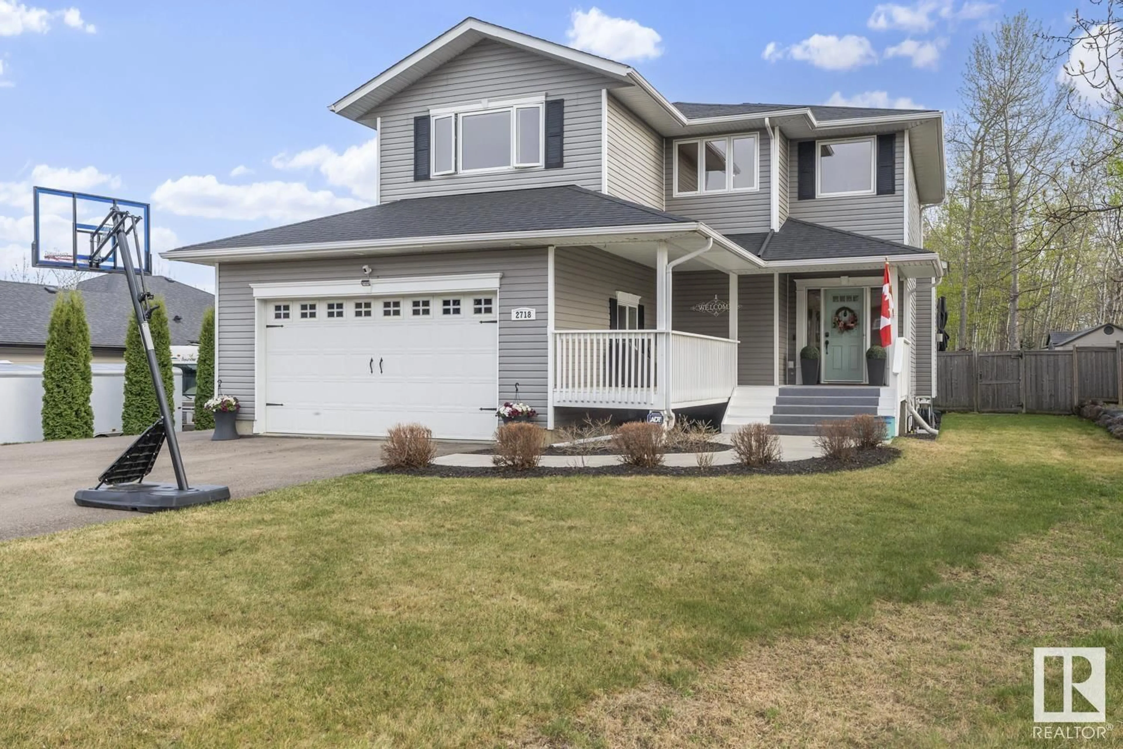 Home with vinyl exterior material, street for 2718 HORSESHOE BAY ES, Cold Lake Alberta T9M1G9