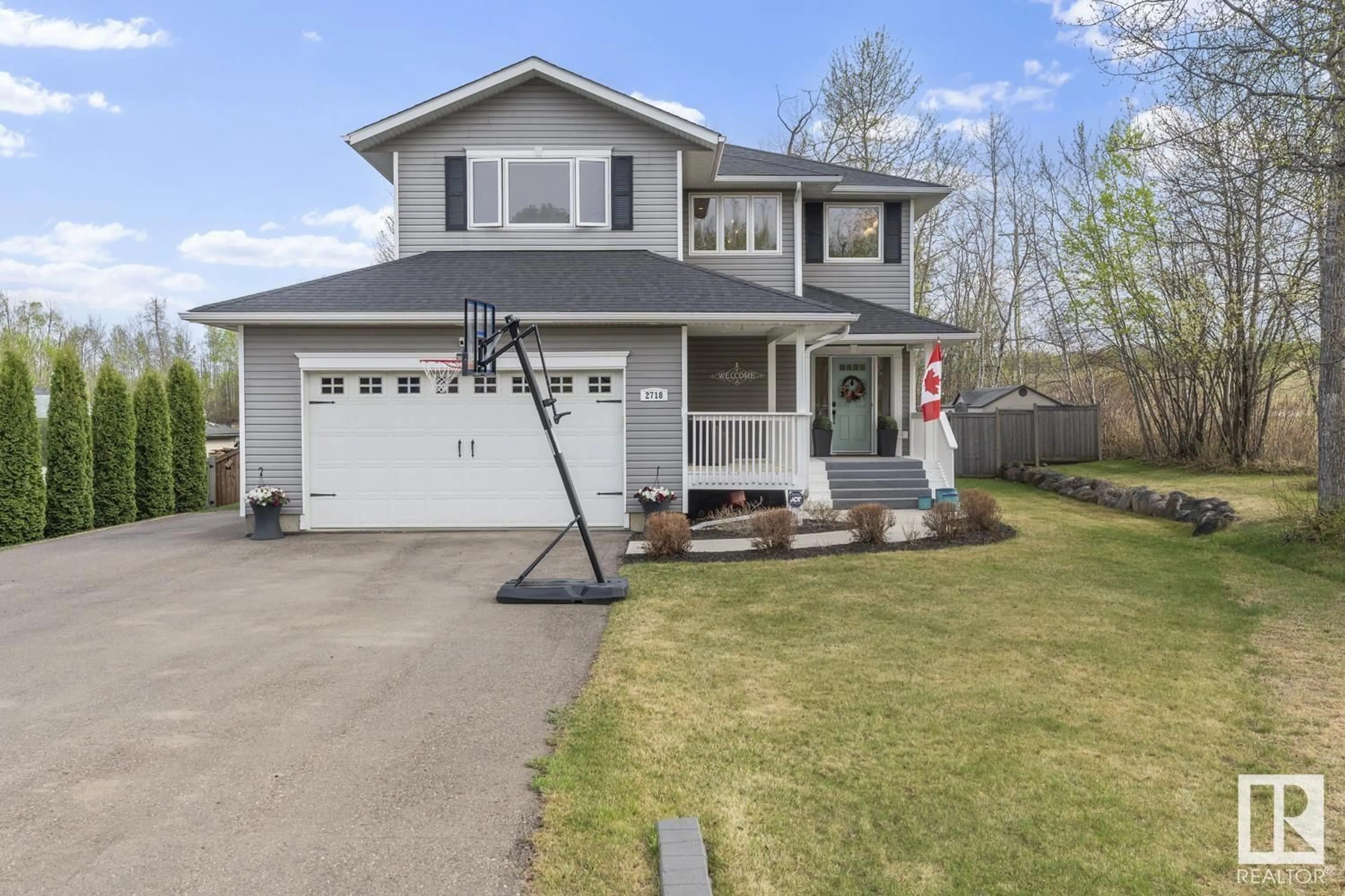 Home with vinyl exterior material, street for 2718 HORSESHOE BAY ES, Cold Lake Alberta T9M1G9