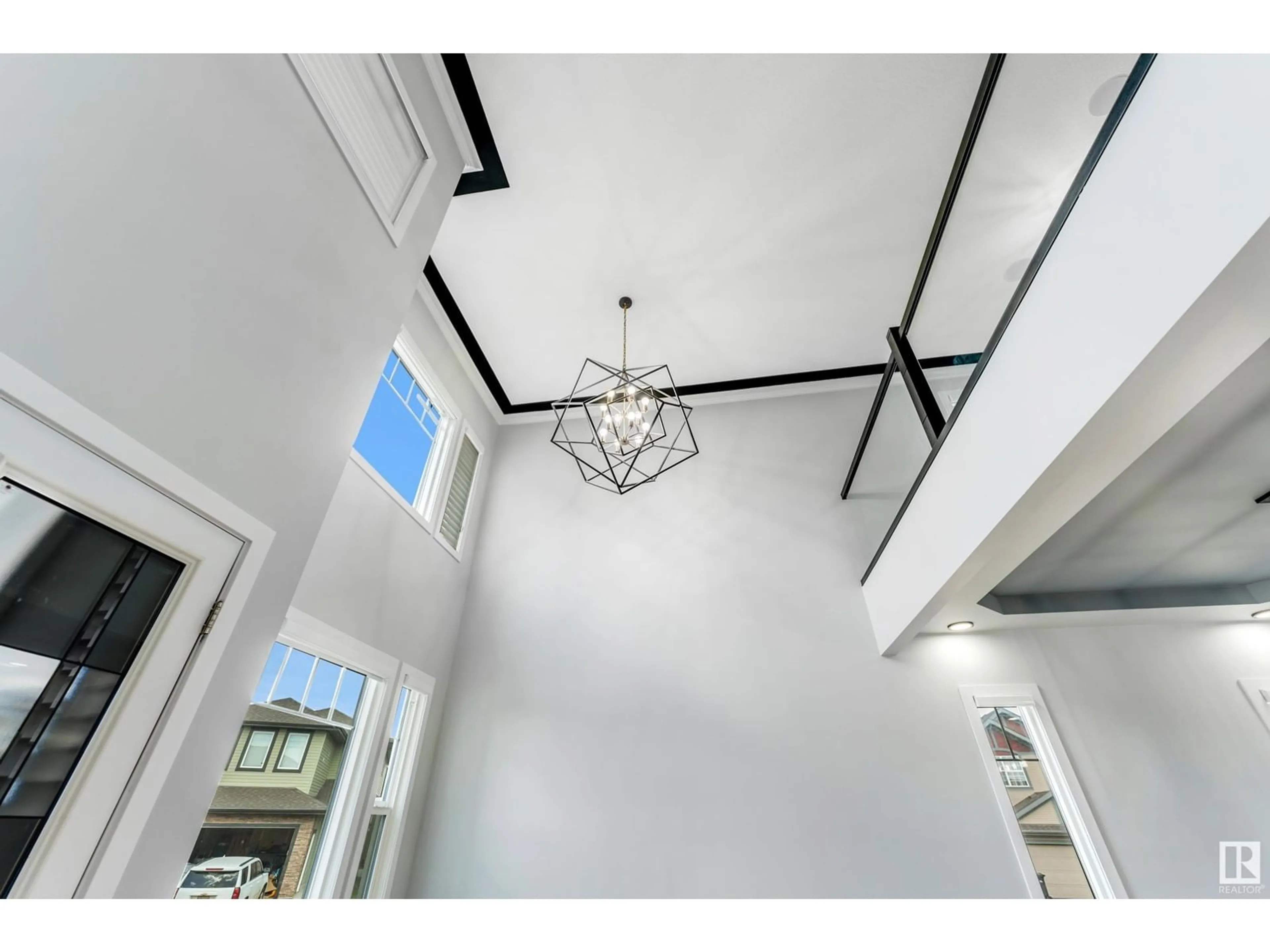Indoor entryway for NW - 5703 176 AV, Edmonton Alberta T5Y3V6
