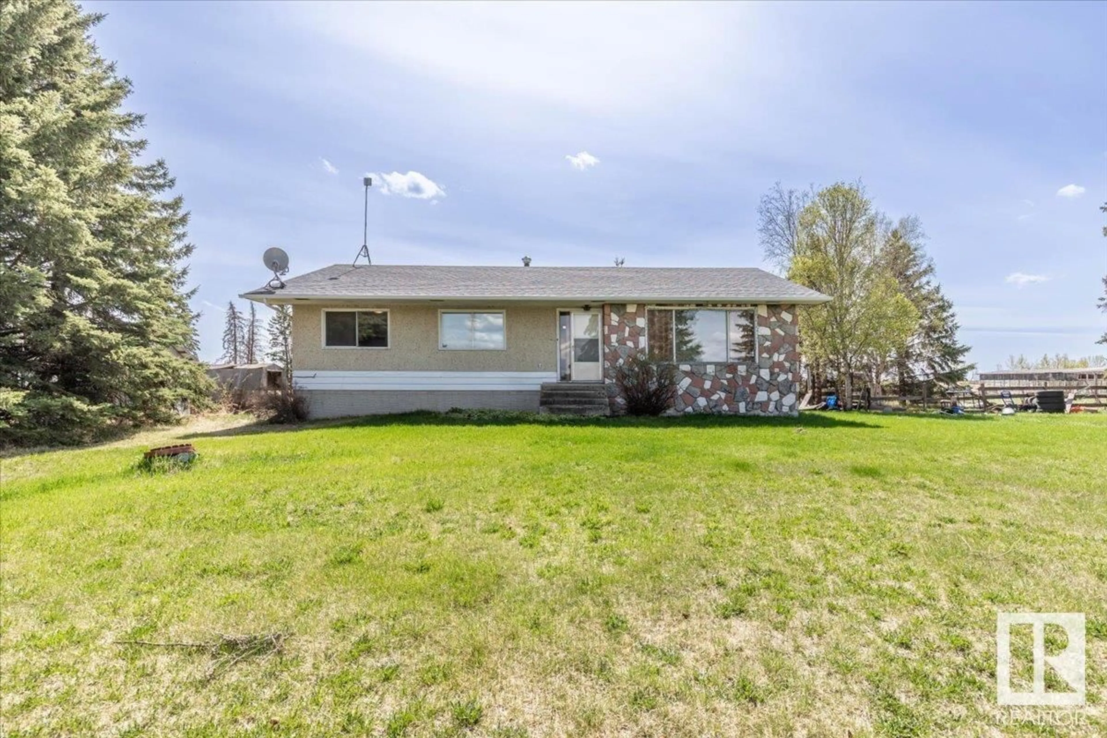 Home with vinyl exterior material, street for 23331 TWP ROAD 502, Rural Leduc County Alberta T4X0R4