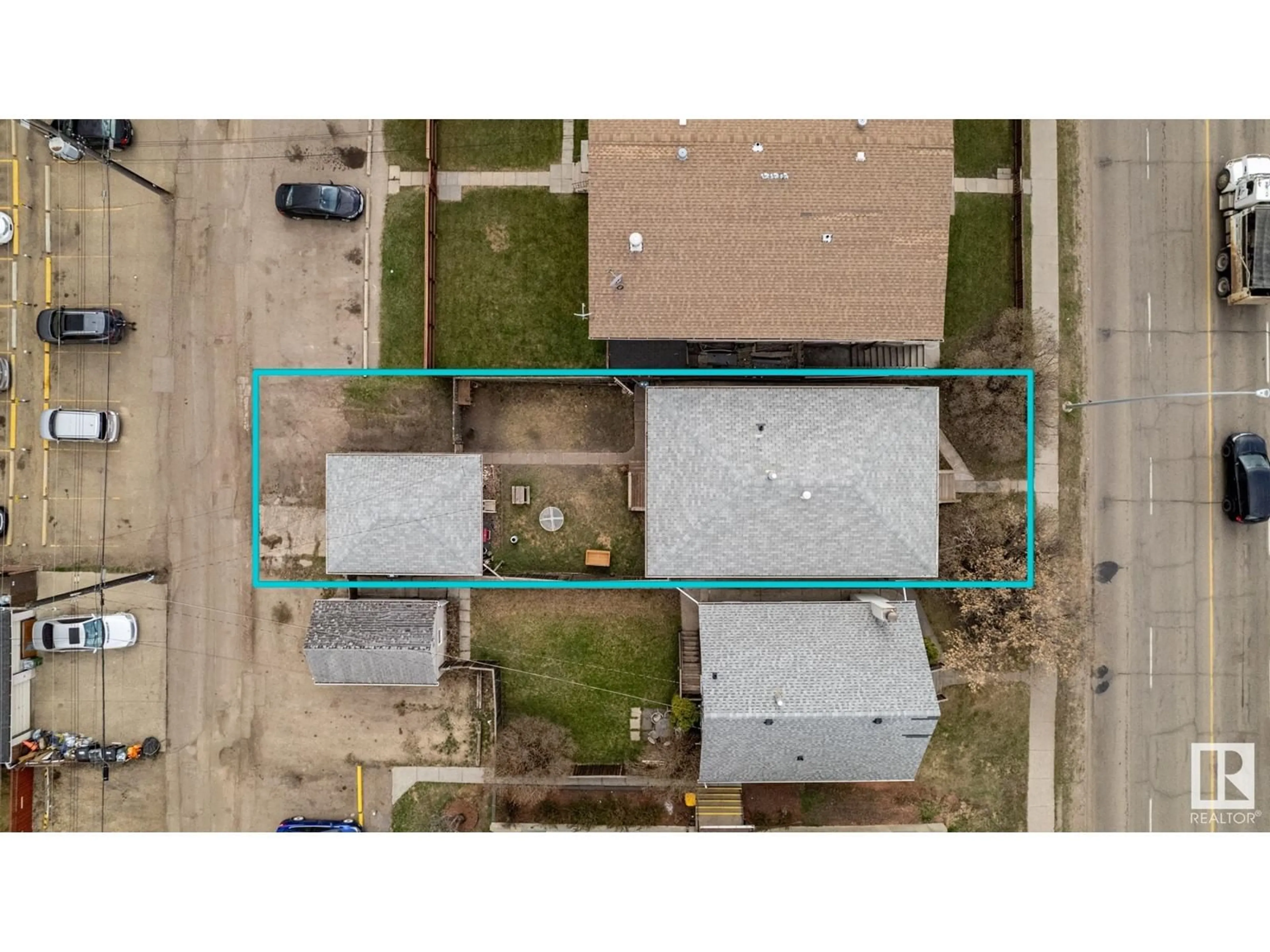 A pic from outside/outdoor area/front of a property/back of a property/a pic from drone, street for NW - 12917 66 ST, Edmonton Alberta T5C0A6
