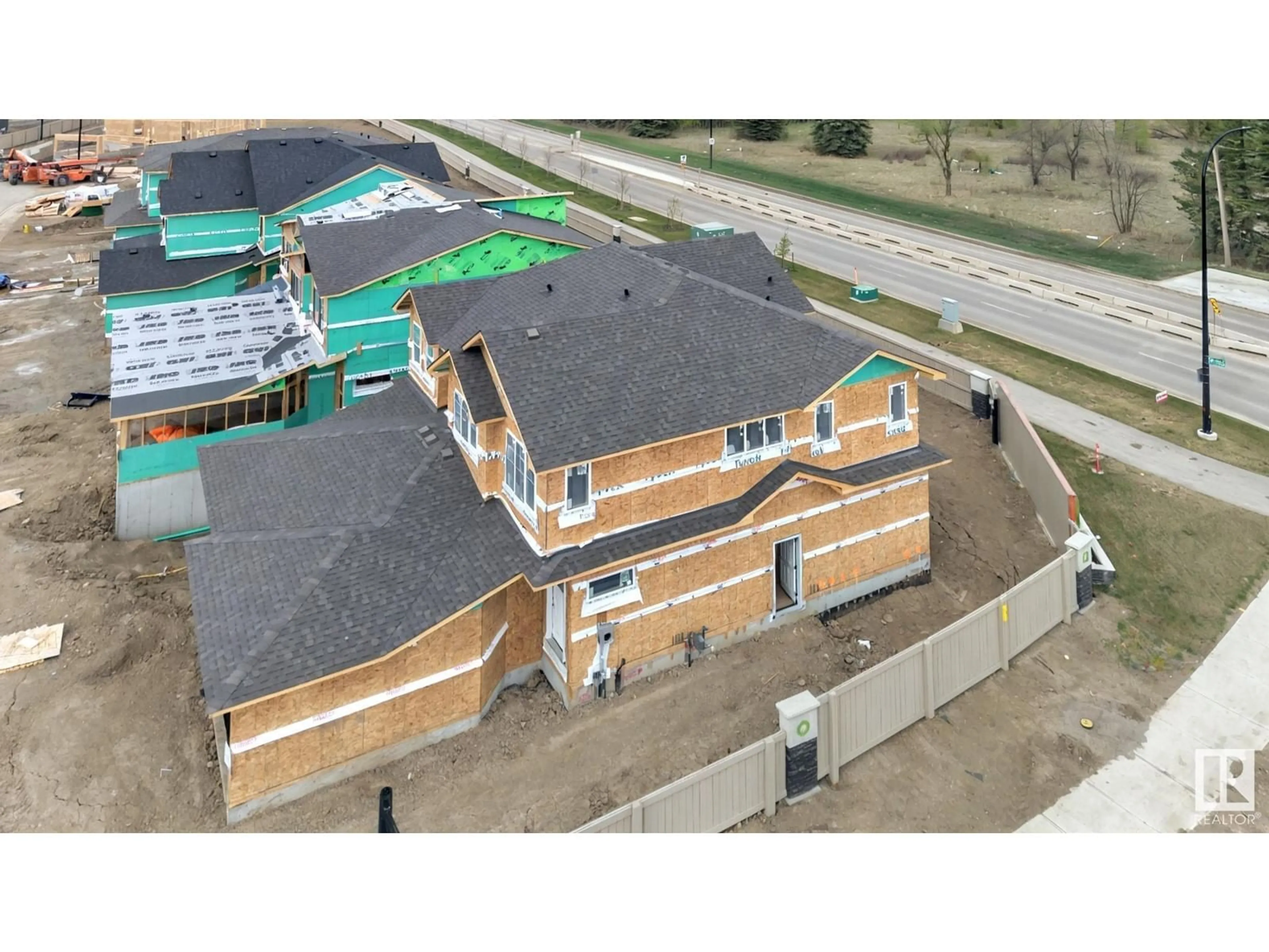 A pic from outside/outdoor area/front of a property/back of a property/a pic from drone, building for 803 ROWAN CL, Edmonton Alberta T6X3J4