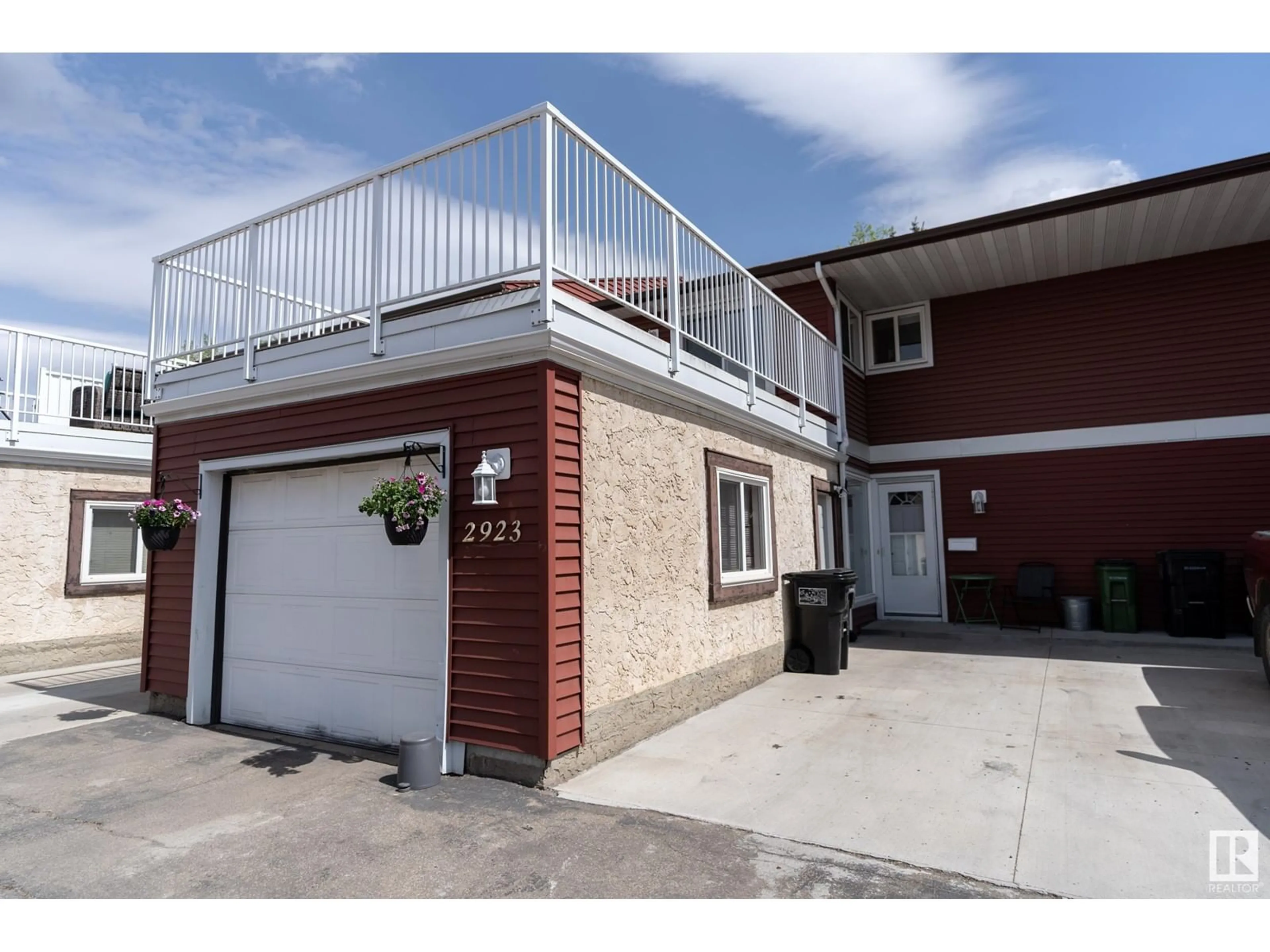 Indoor garage for 2923 130 AV, Edmonton Alberta T5A3M1