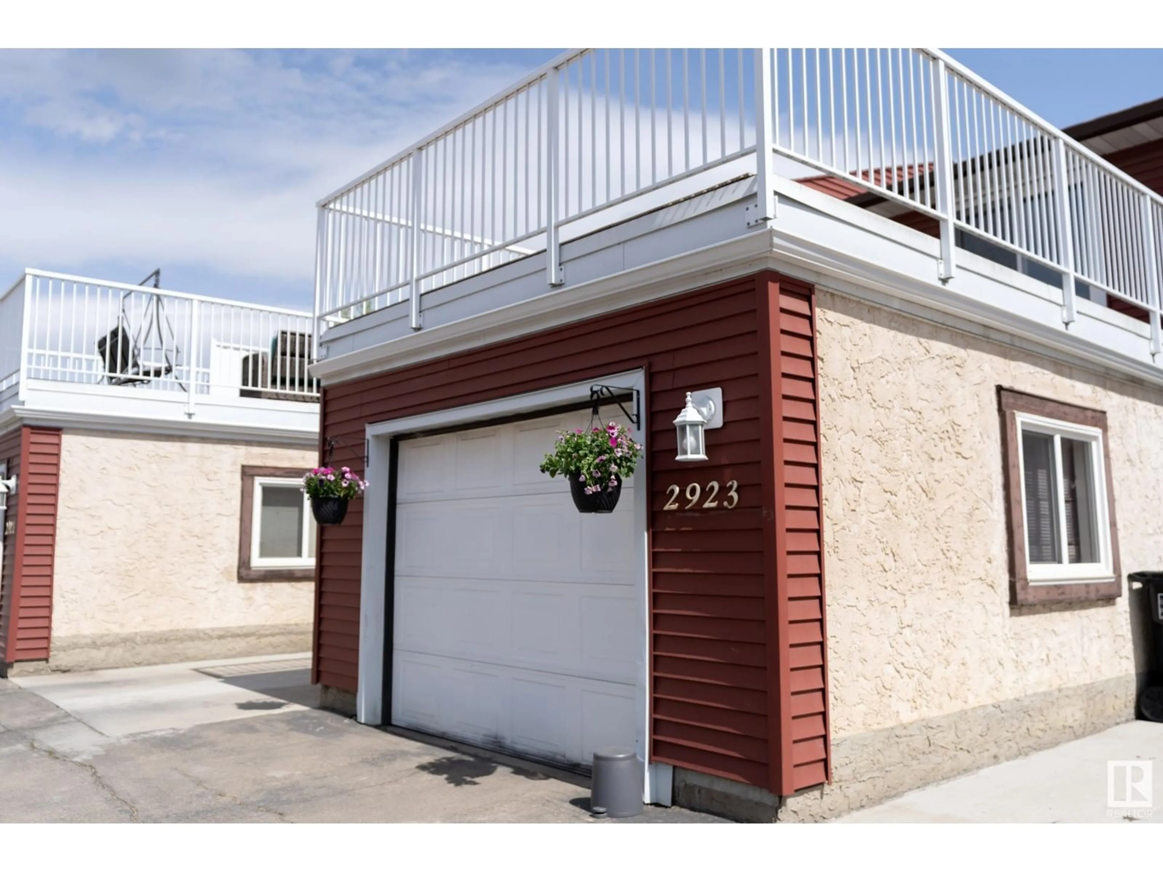 Indoor garage for 2923 130 AV, Edmonton Alberta T5A3M1