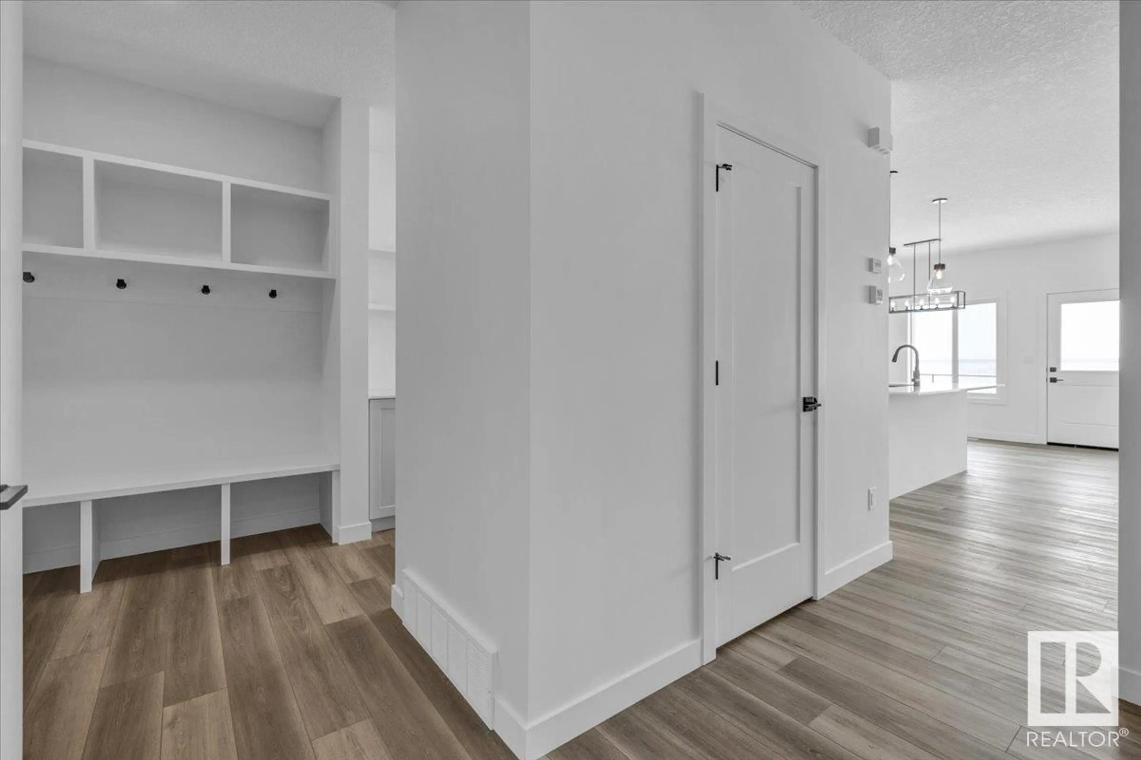 Indoor entryway for 9213 102 ST, Morinville Alberta T8R2R4