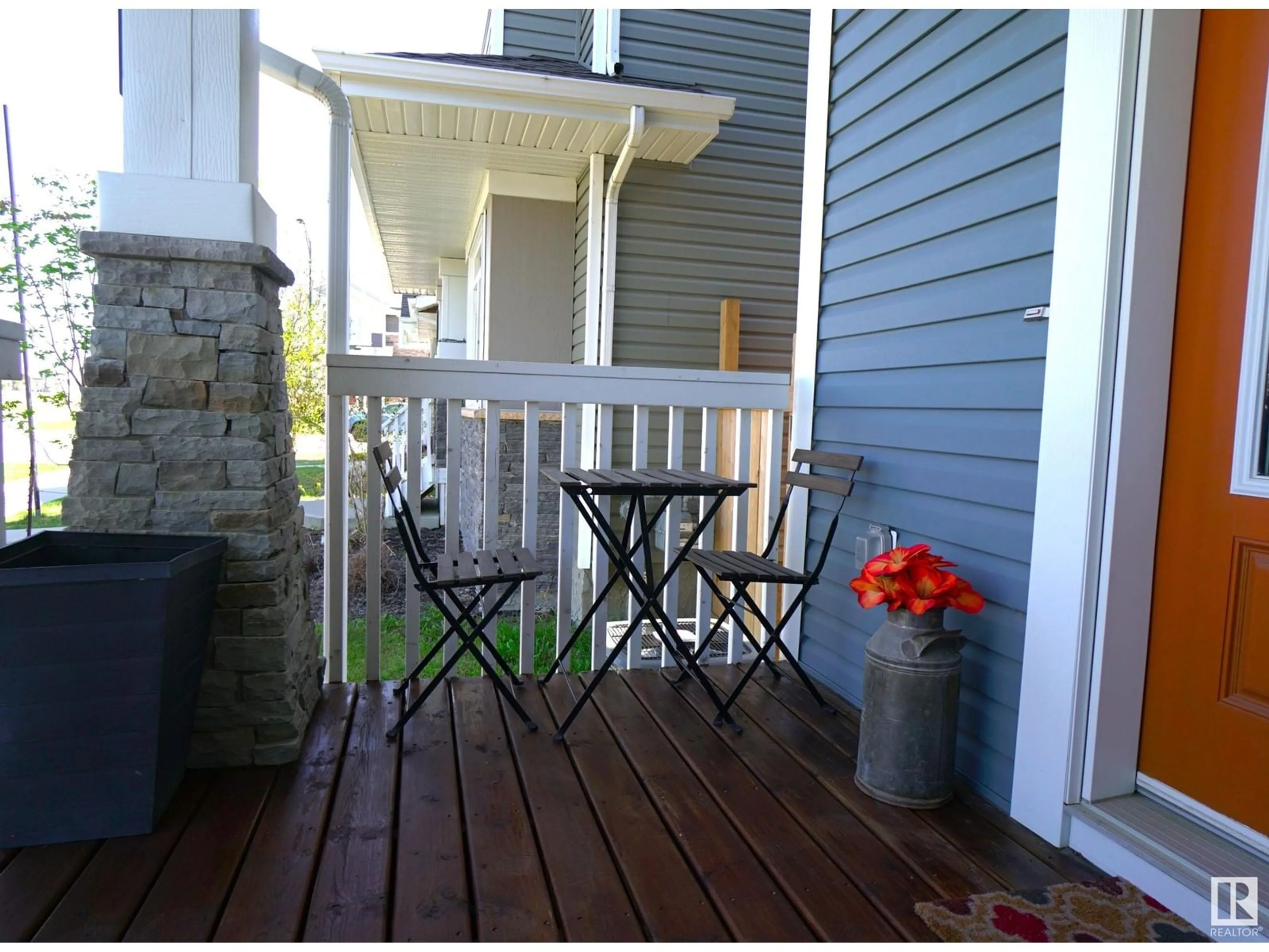 Patio, street for 275 EBBERS BV, Edmonton Alberta T5Y3B2