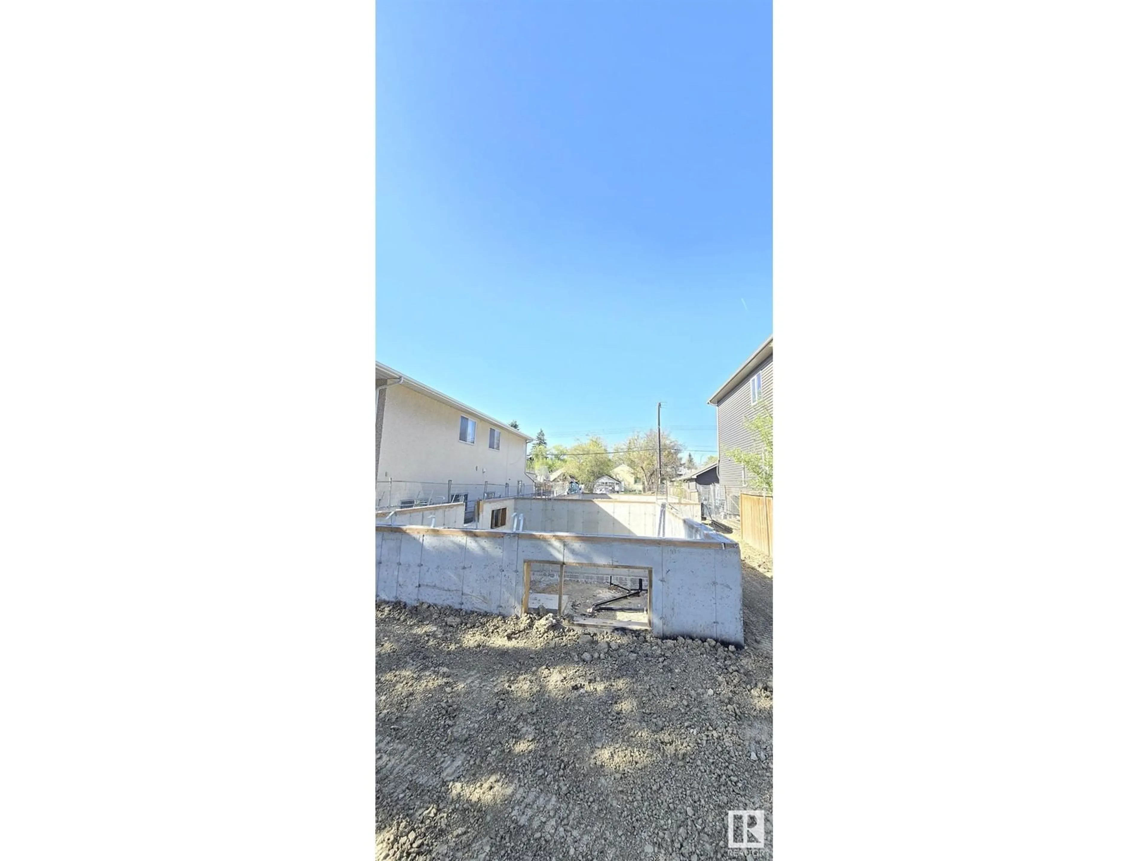 A pic from outside/outdoor area/front of a property/back of a property/a pic from drone, street for 10926 71 AVE NW, Edmonton Alberta T6G0A1