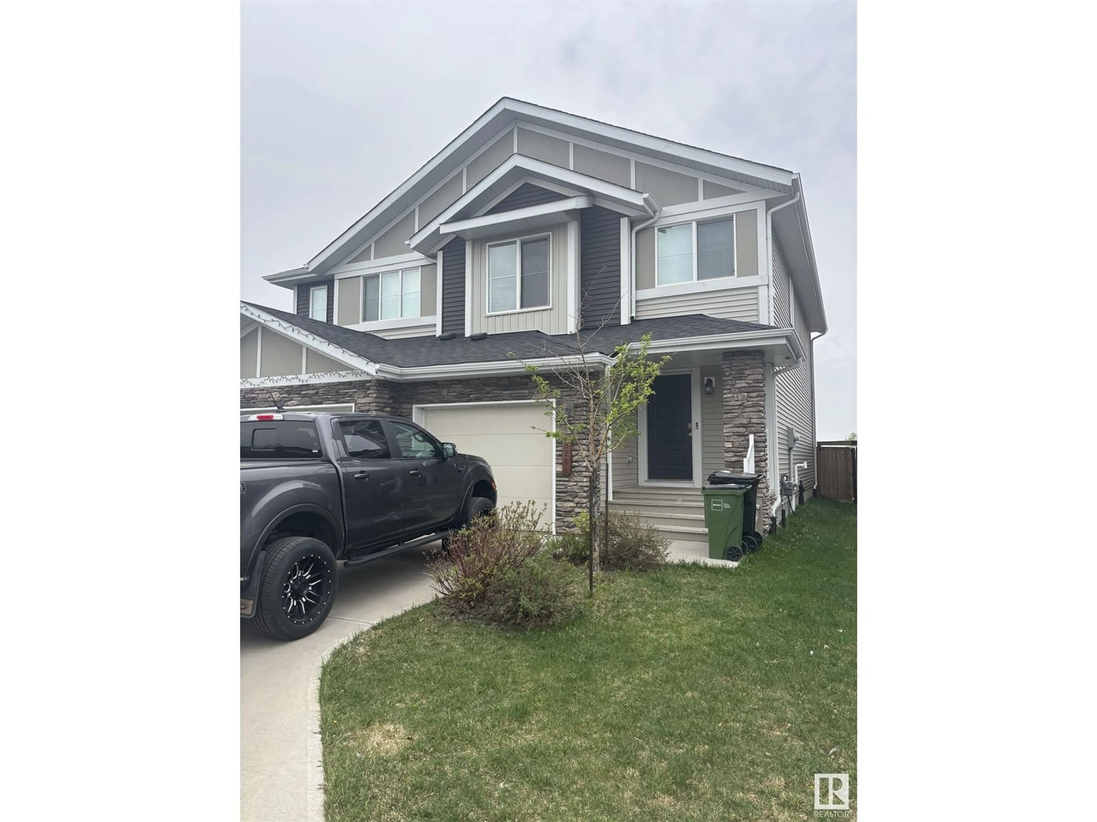 Home with vinyl exterior material, street for SW SW - 828 CAVANAGH HE, Edmonton Alberta T6W3Y1