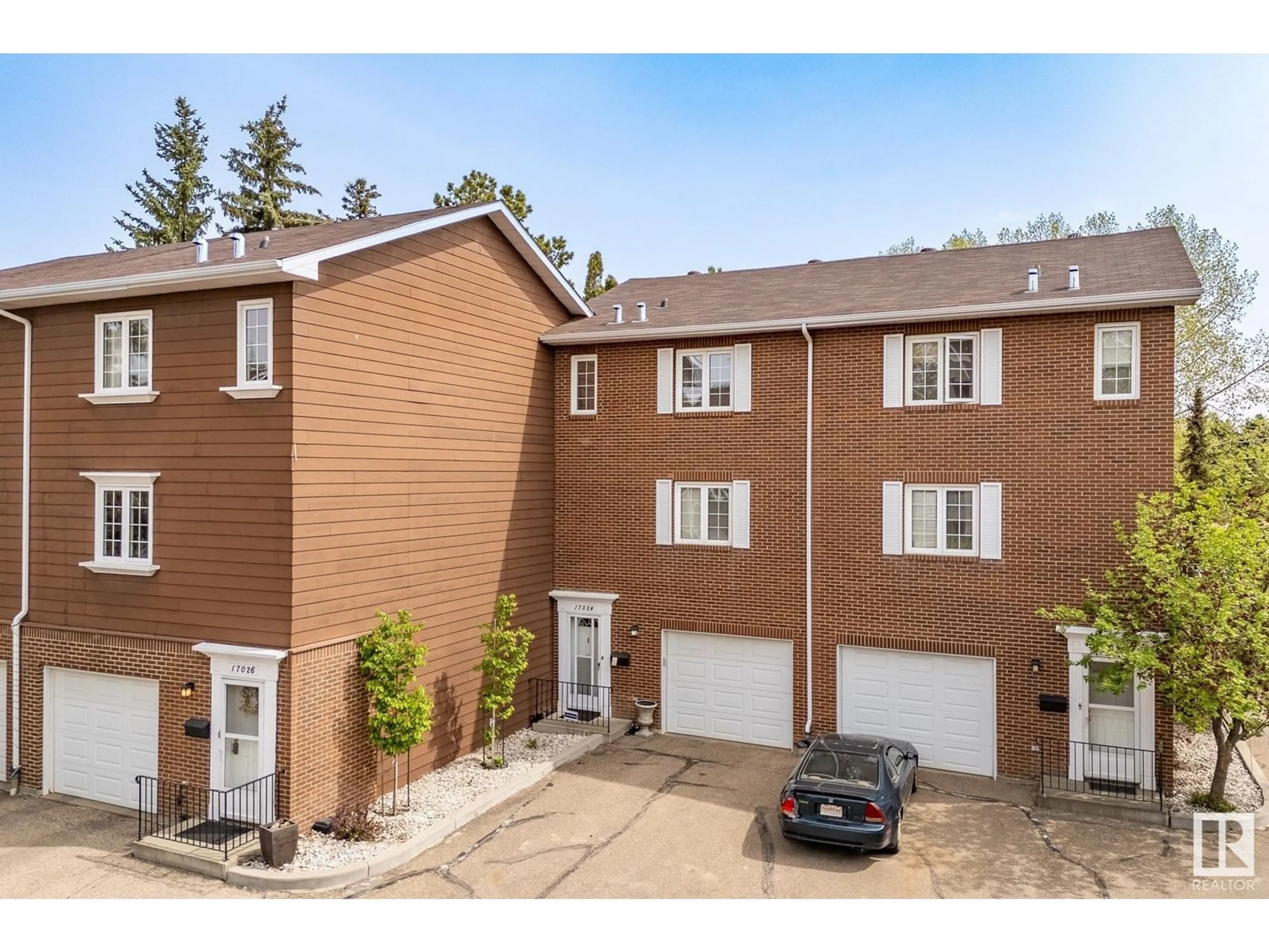 A pic from outside/outdoor area/front of a property/back of a property/a pic from drone, street for 17024 67 AV, Edmonton Alberta T5T1Y8