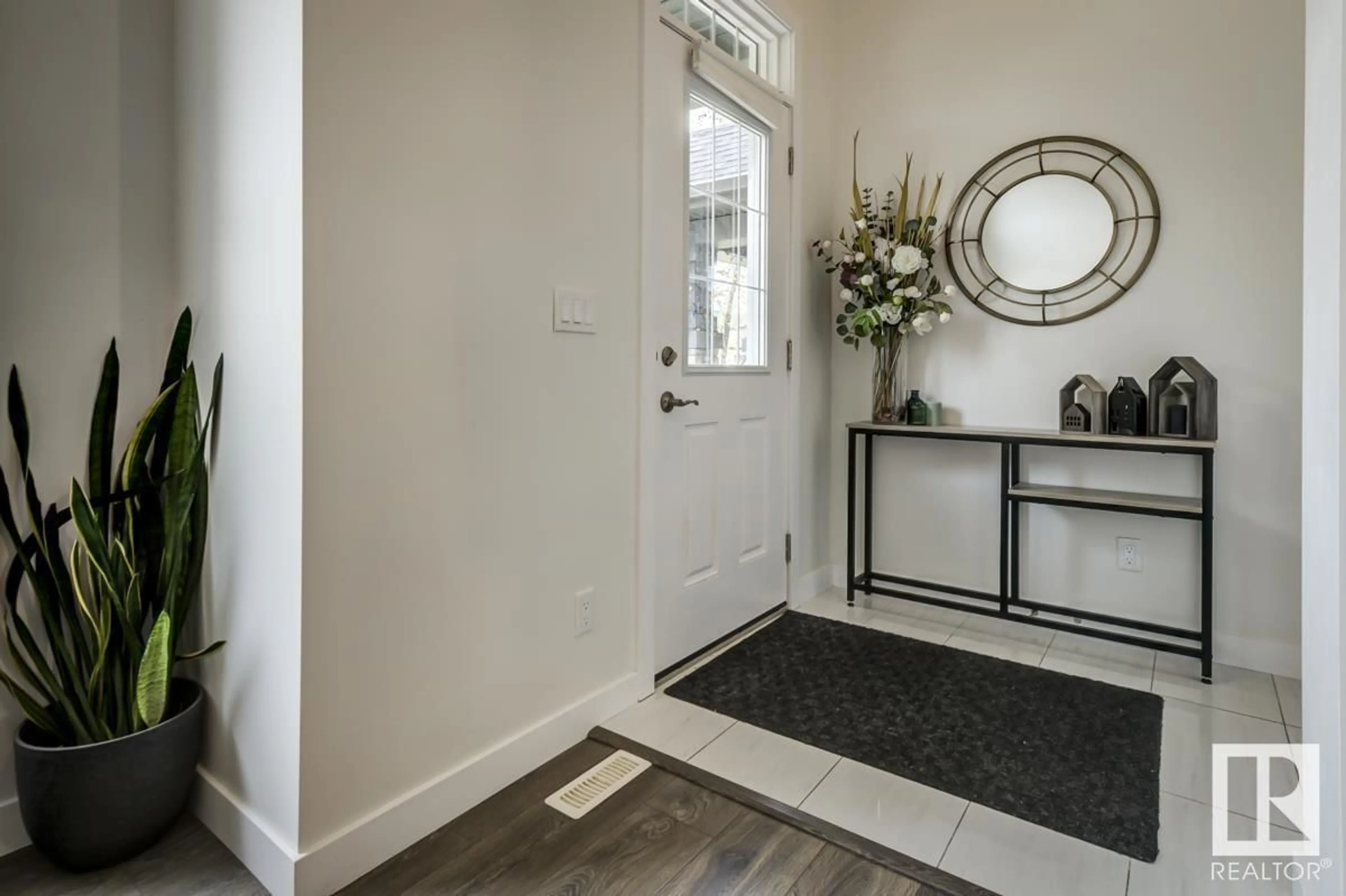 Indoor entryway for SW - 2813 ANTON WD, Edmonton Alberta T6W4B1