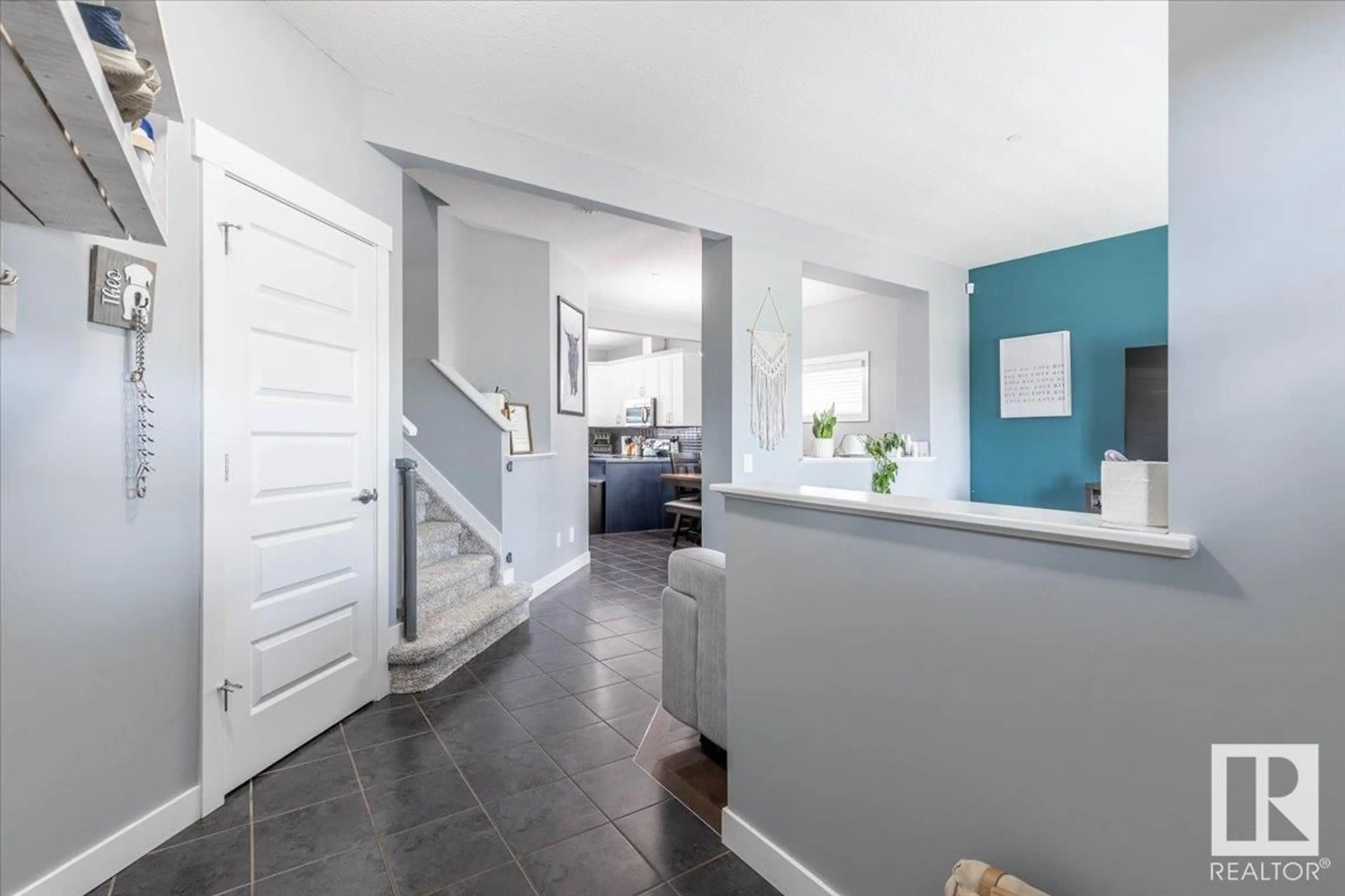 Indoor entryway for 5 BRICKYARD DR, Stony Plain Alberta T7Z0H9