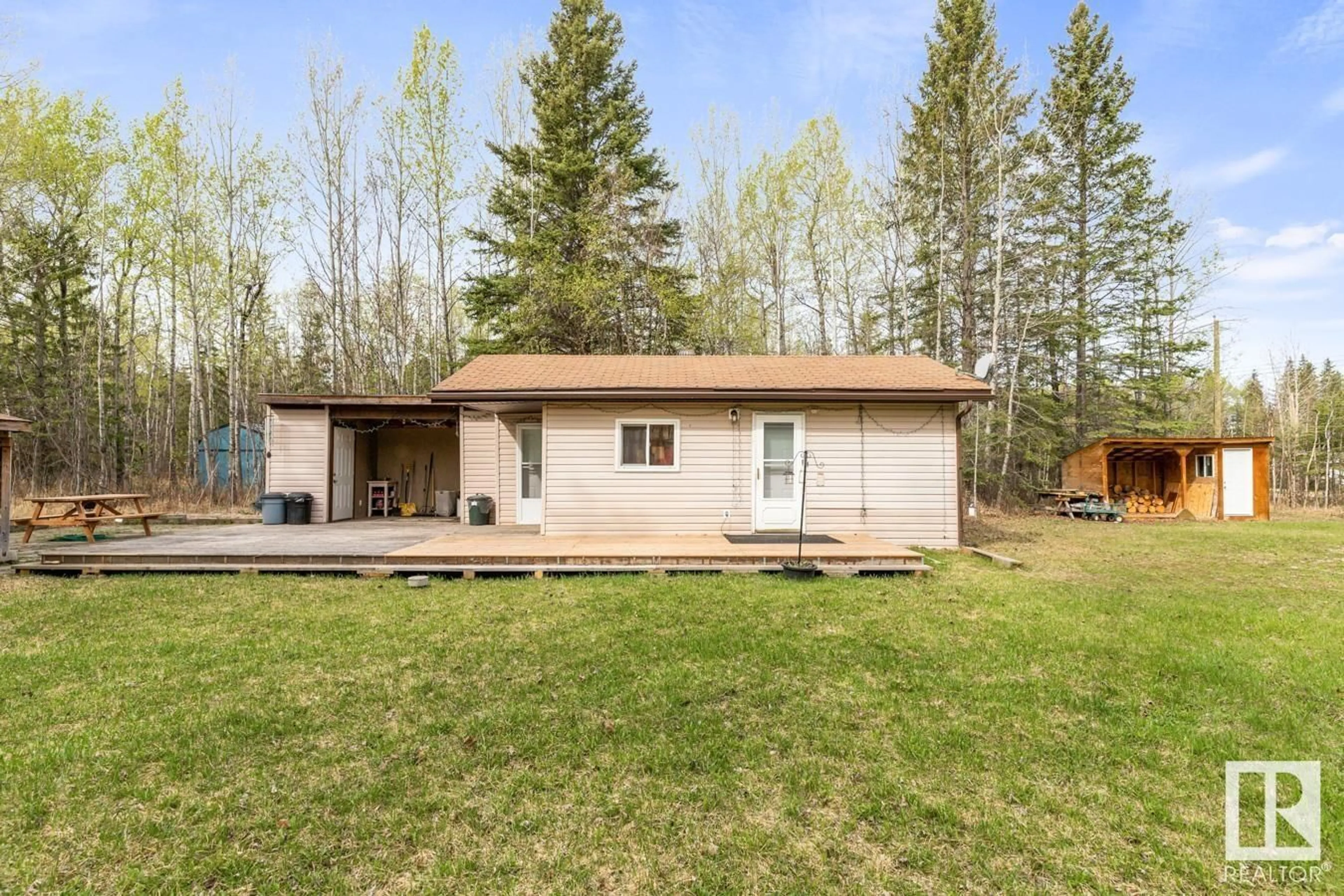 Shed for 16 LOBSTICK RESORT, Rural Yellowhead Alberta T0E2M0