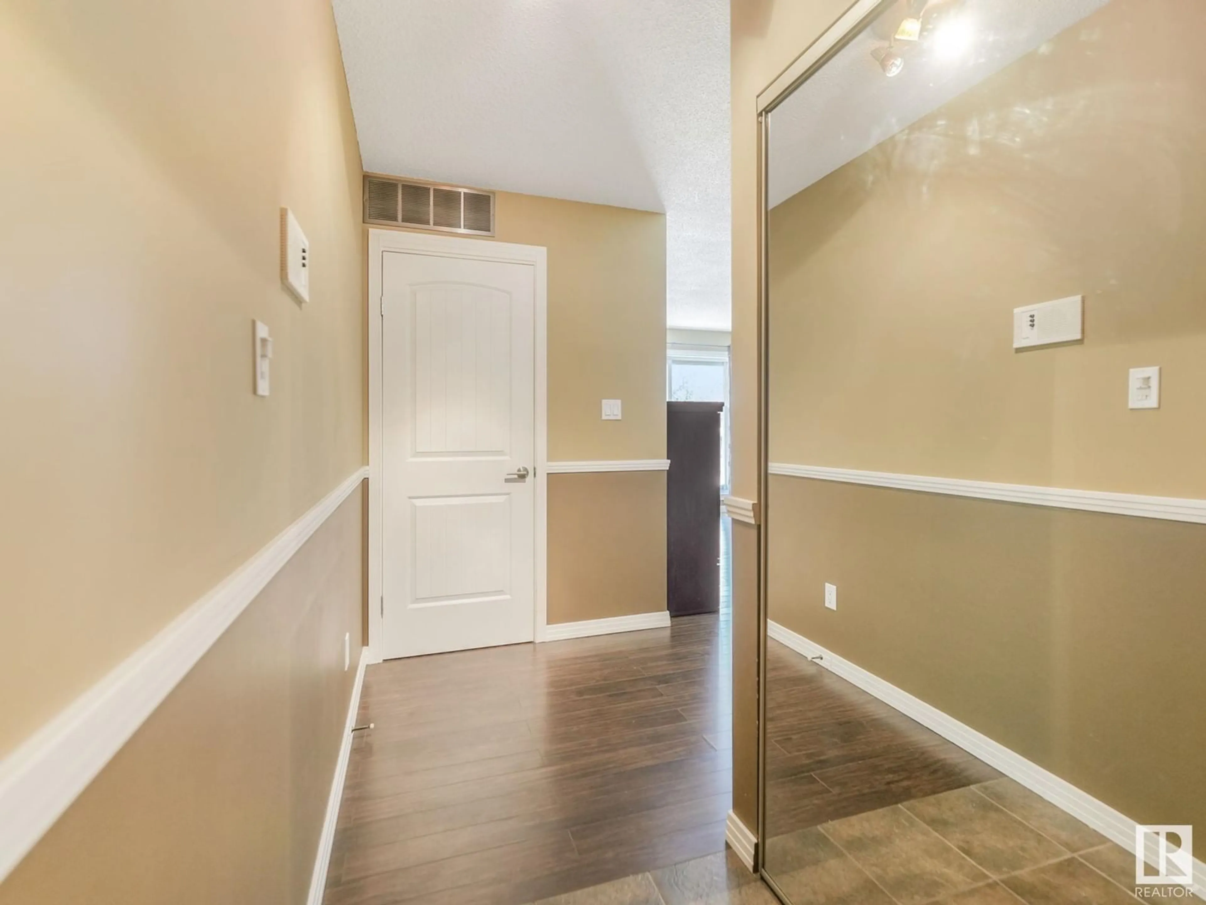 Indoor entryway for 202 - 70 ALPINE PL, St. Albert Alberta T8N3Y2