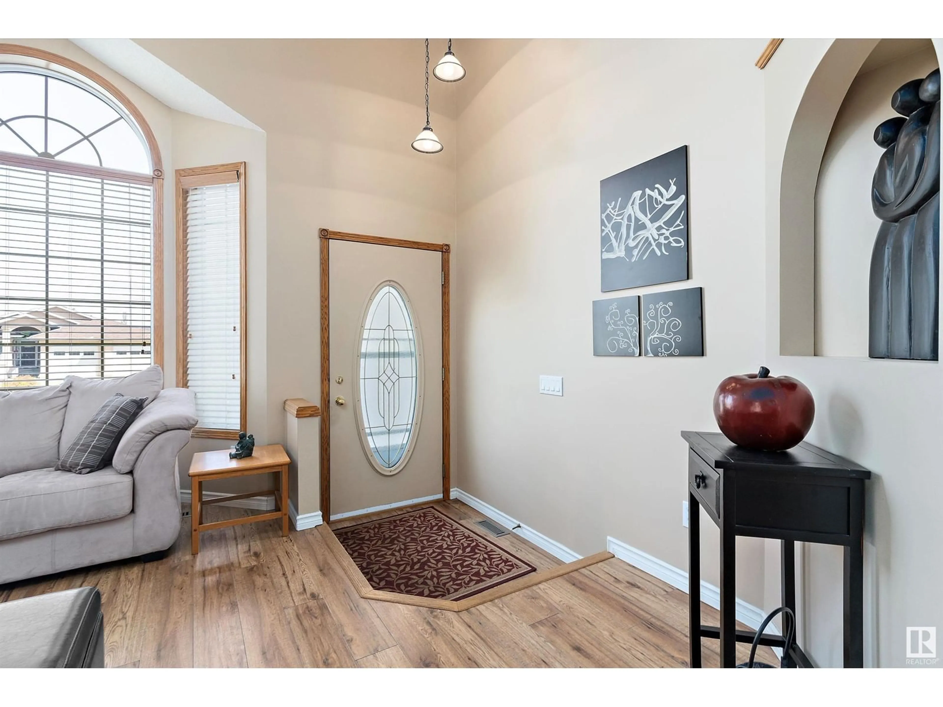 Indoor entryway for 409 MEADOWVIEW TC, Sherwood Park Alberta T8H1X7