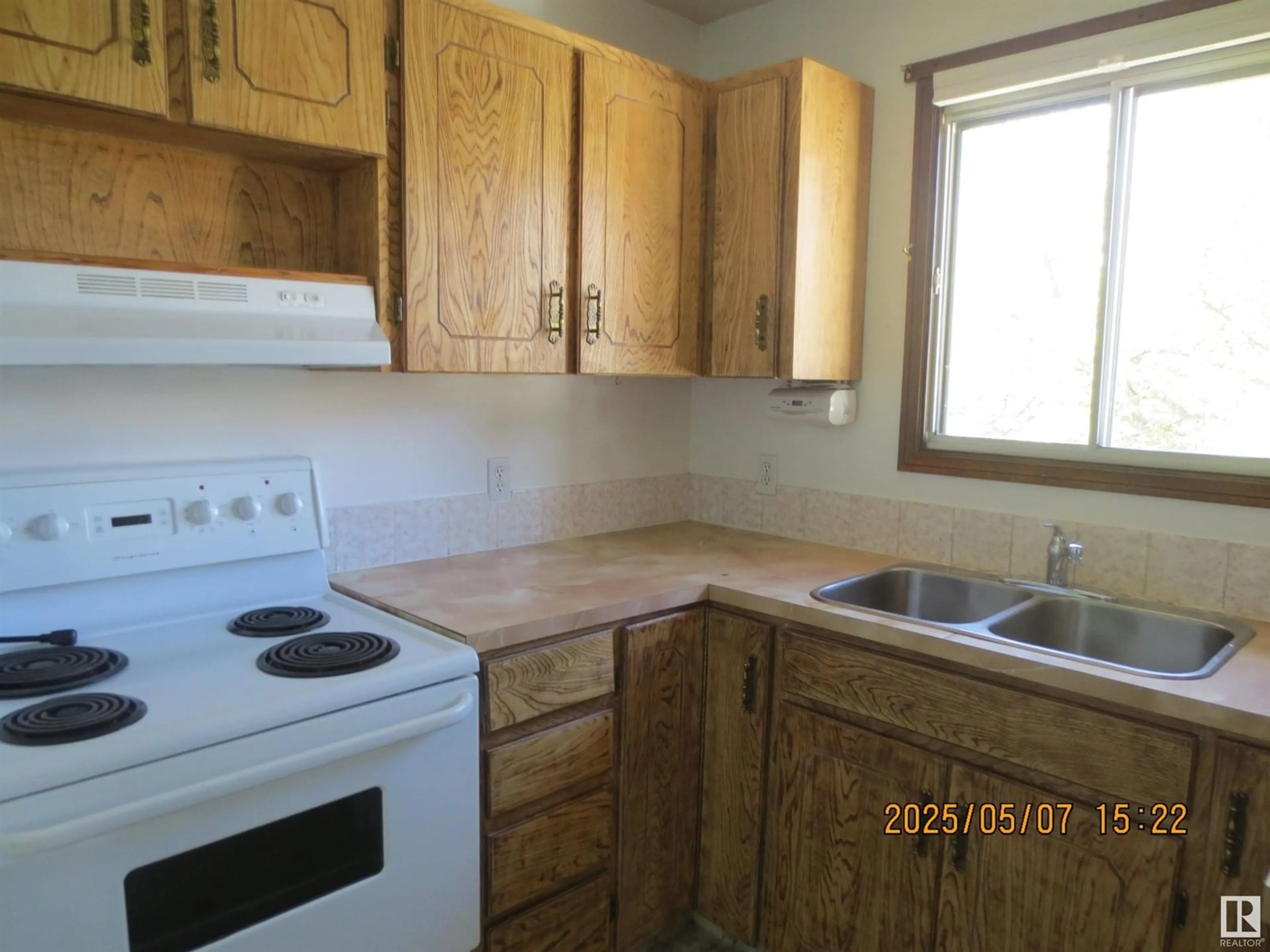 Standard kitchen, unknown for 5106 6 AVENUE, Edson Alberta T7E1T5