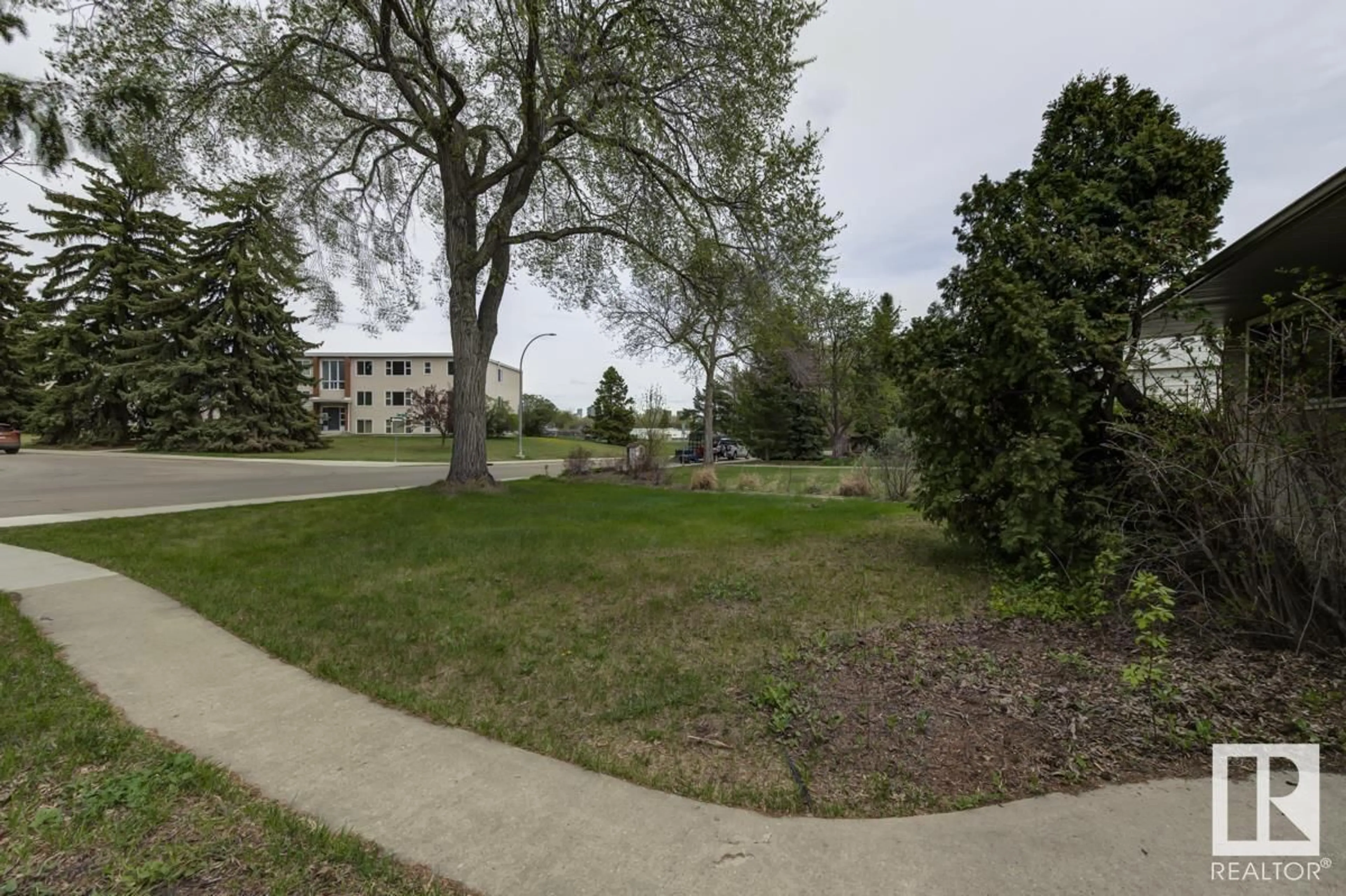 Unknown for 11641 73 AV, Edmonton Alberta T6G0E3