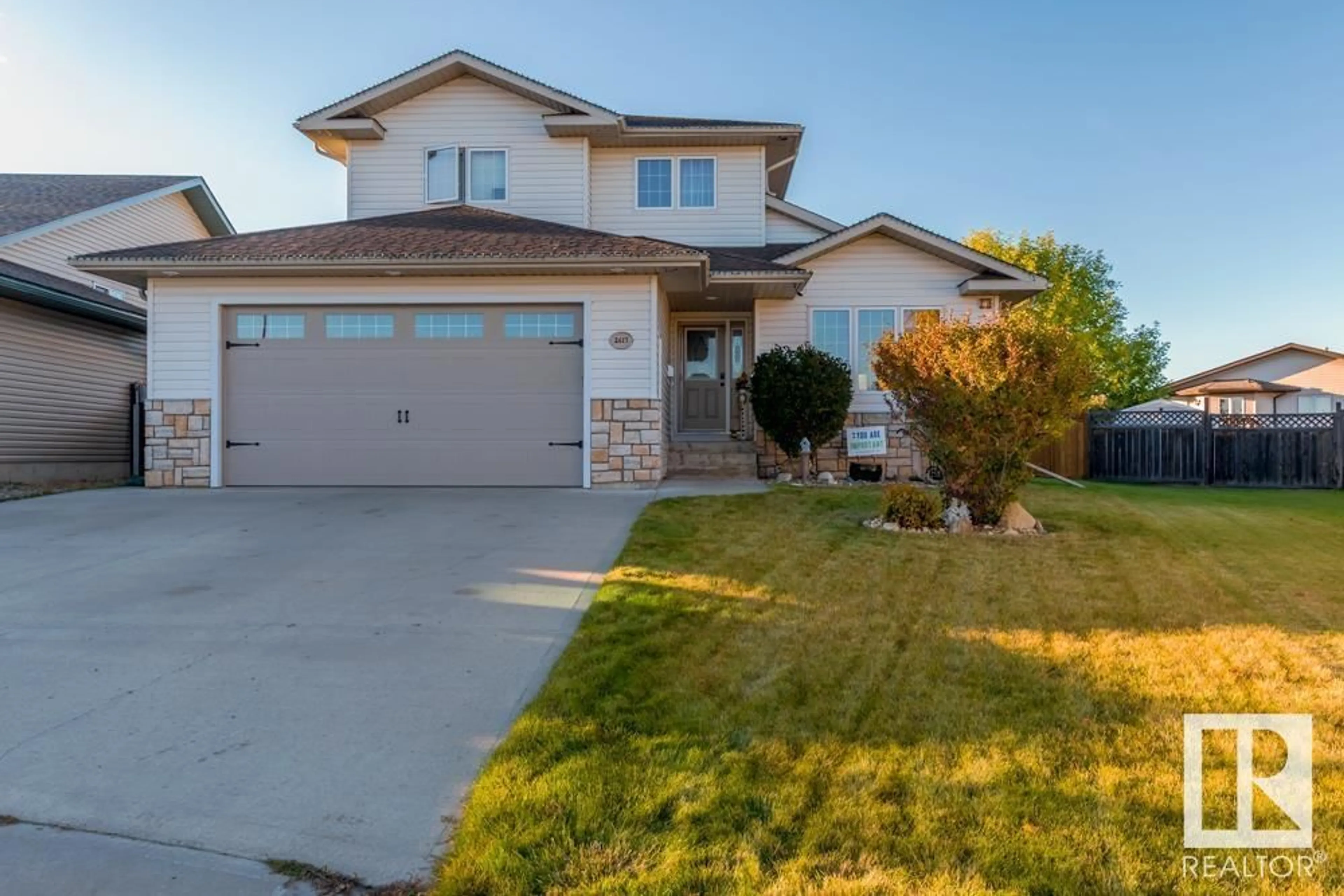 Home with vinyl exterior material, street for 2617 6A AV, Cold Lake Alberta T9M2C7