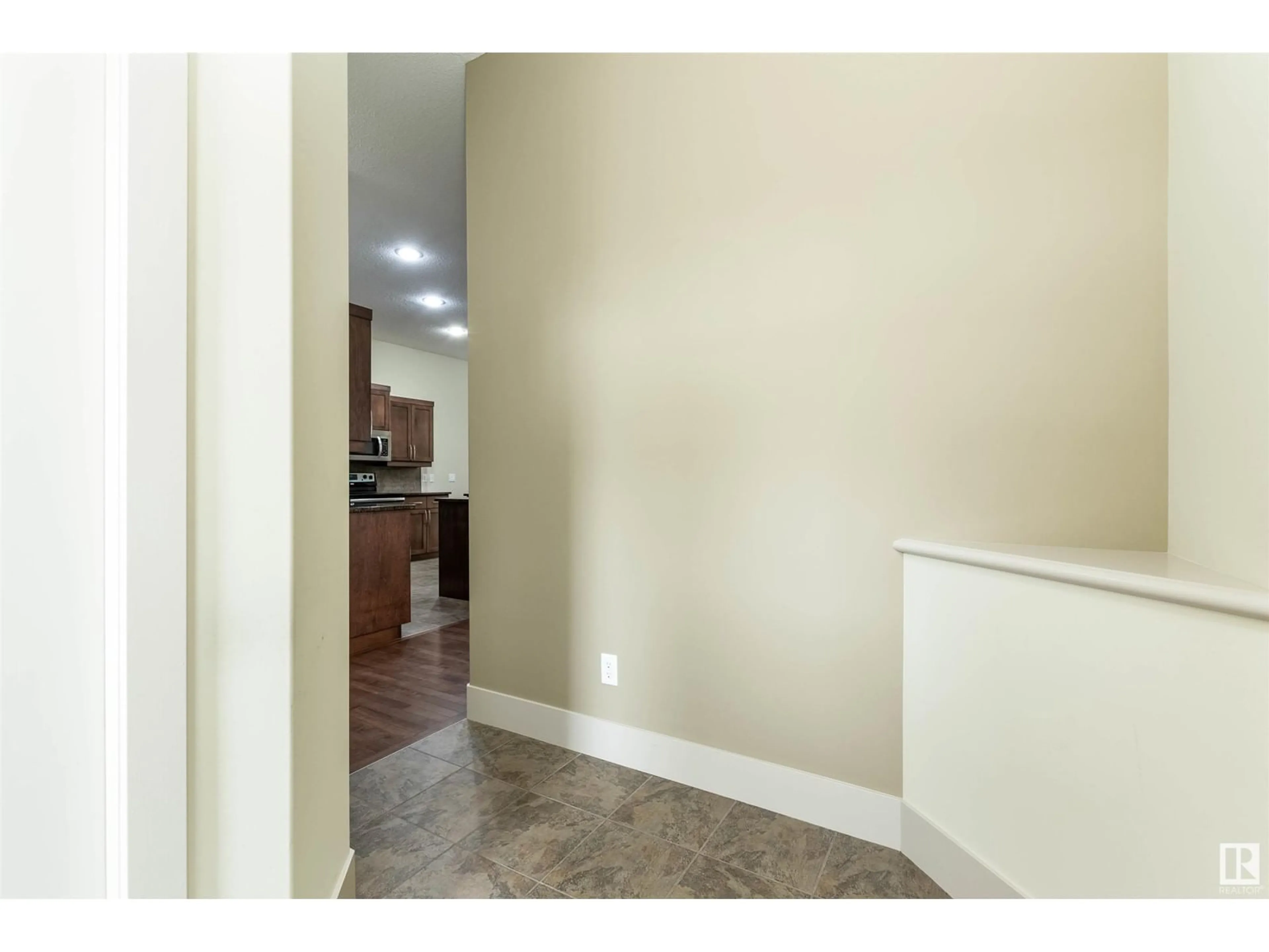 Indoor entryway for 36 - 1901 126 ST SW, Edmonton Alberta T6W0A5