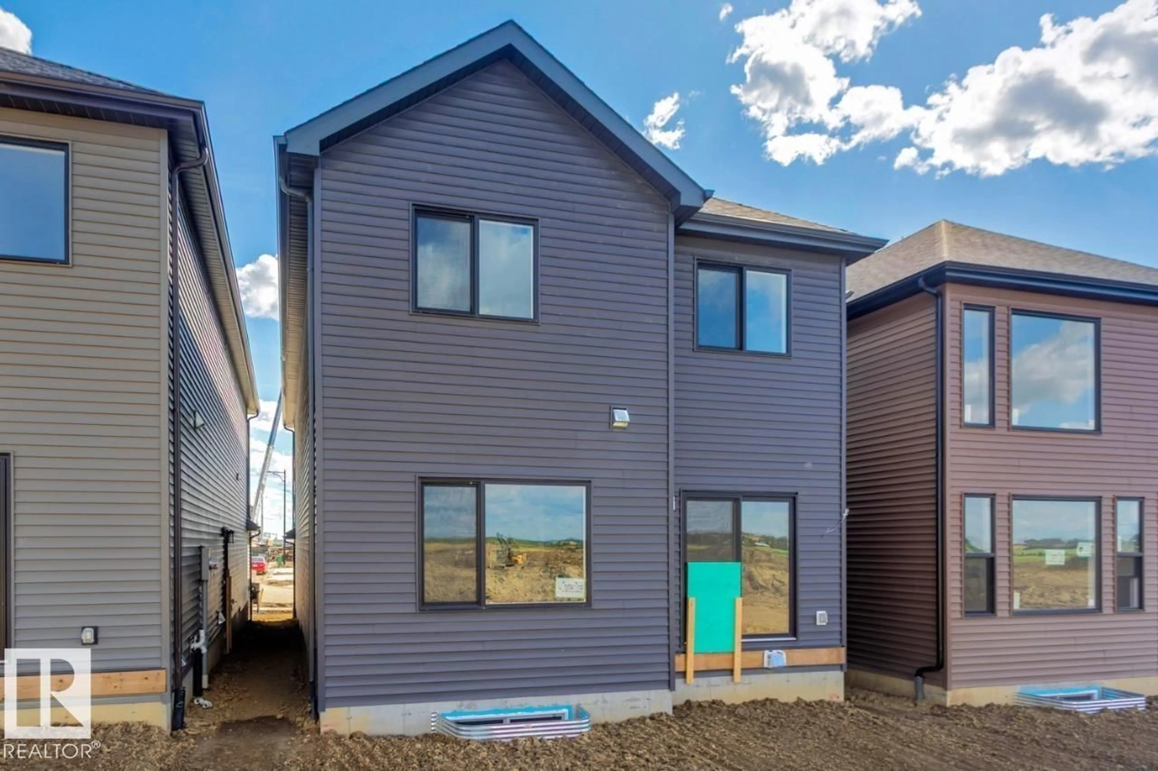 Home with vinyl exterior material, street for 14 CHARTRES CL, St. Albert Alberta T8N6A9