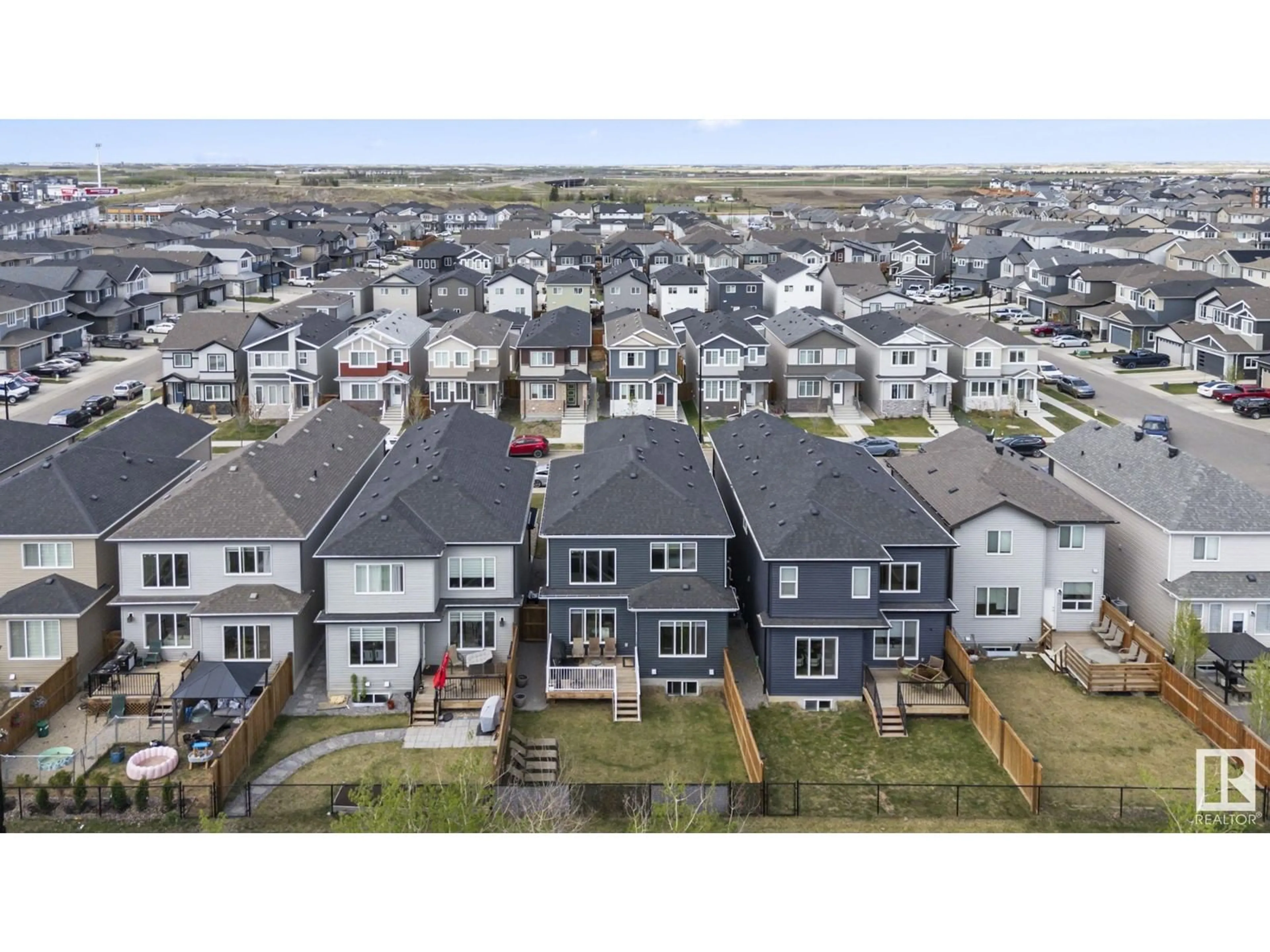 A pic from outside/outdoor area/front of a property/back of a property/a pic from drone, unknown for NW - 6423 175 AV, Edmonton Alberta T5Y4A8