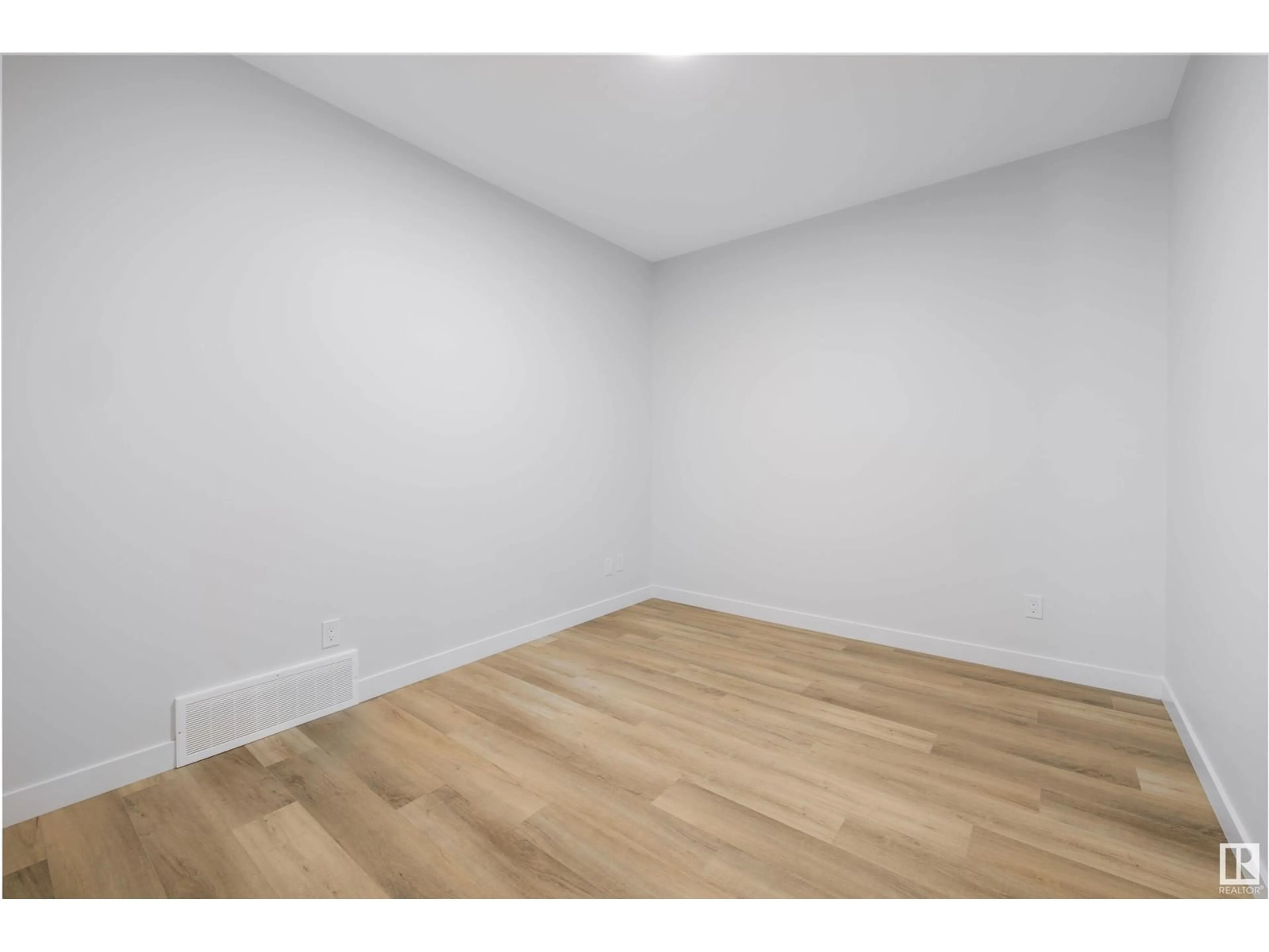 A pic of a room for 5431 KOOTOOK RD, Edmonton Alberta T6W4Z7