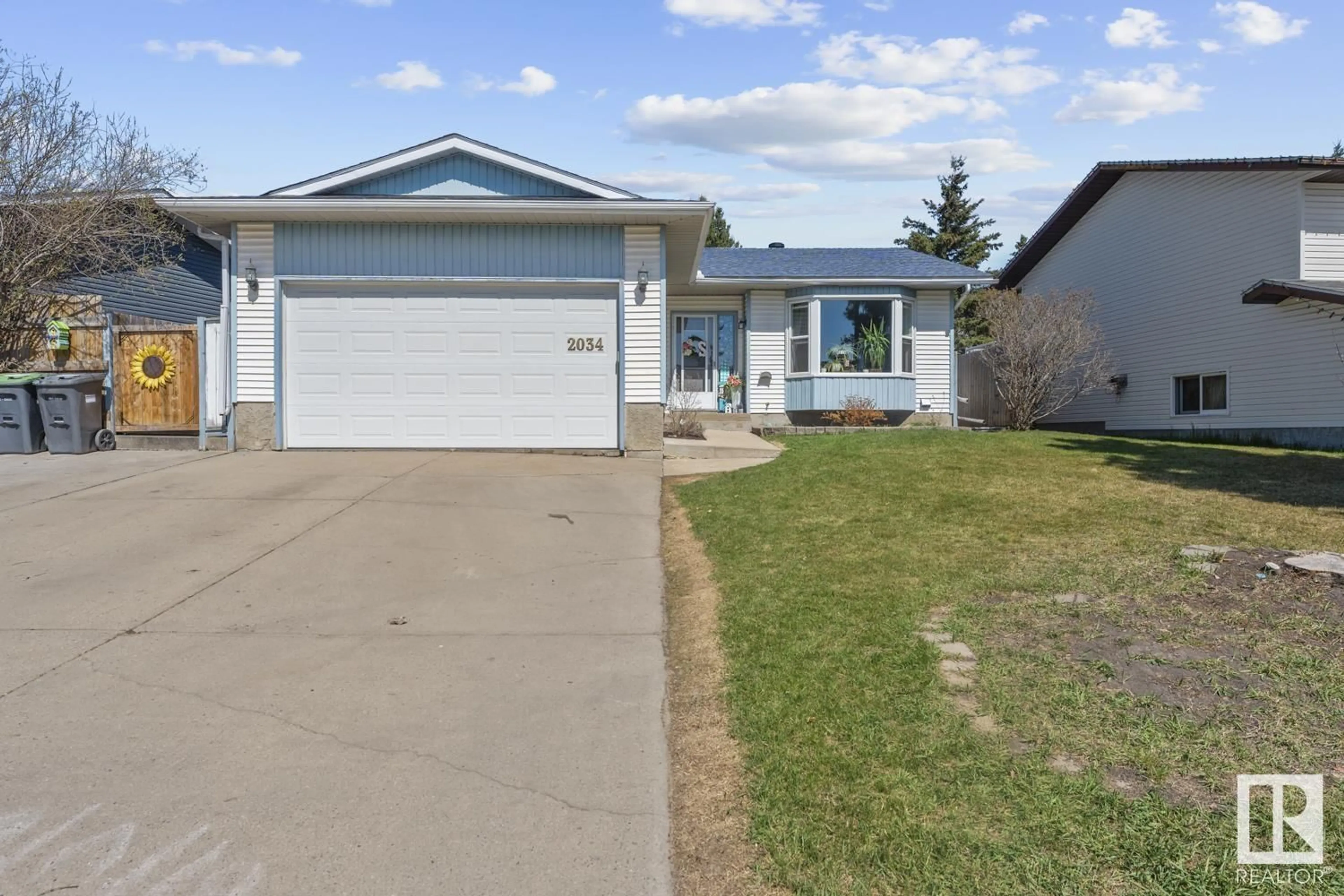 Home with vinyl exterior material, street for 2034 5 AV, Cold Lake Alberta T9M1E9