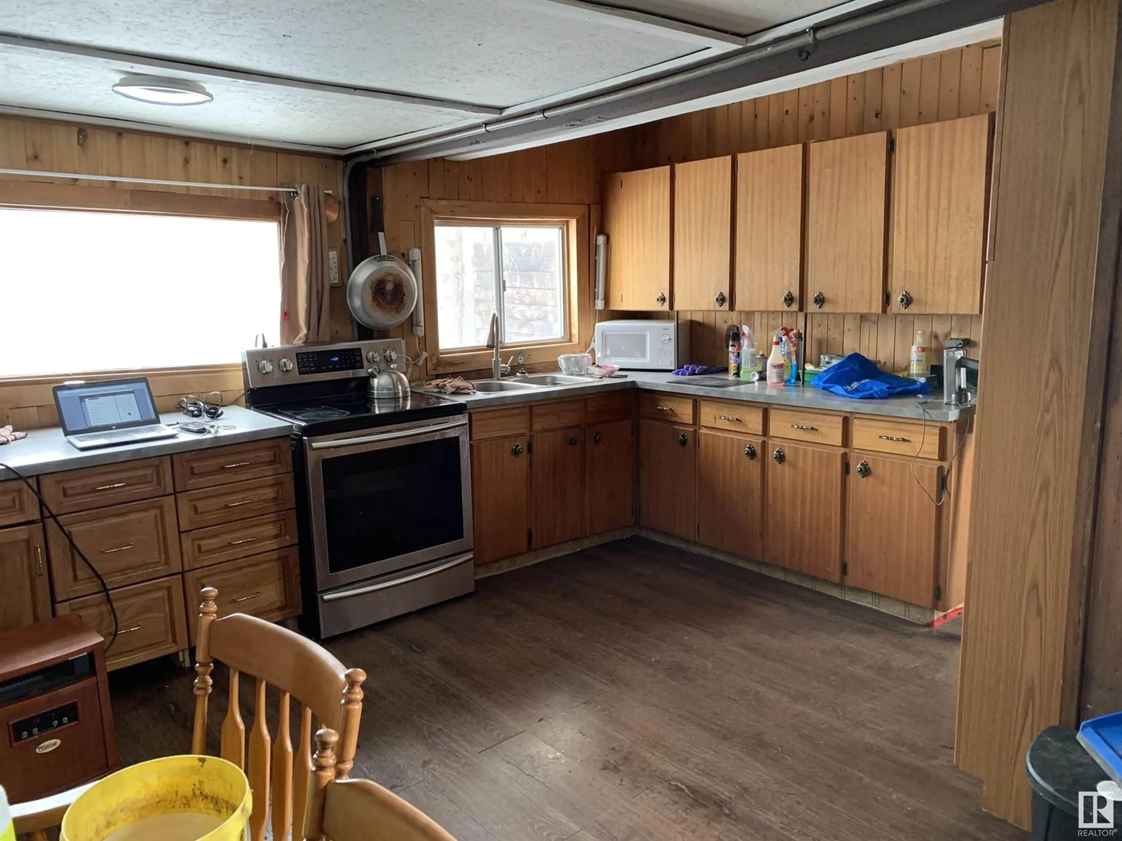 Standard kitchen, wood/laminate floor for 4816 59 ST, Rural Lac Ste. Anne County Alberta T0E0A0