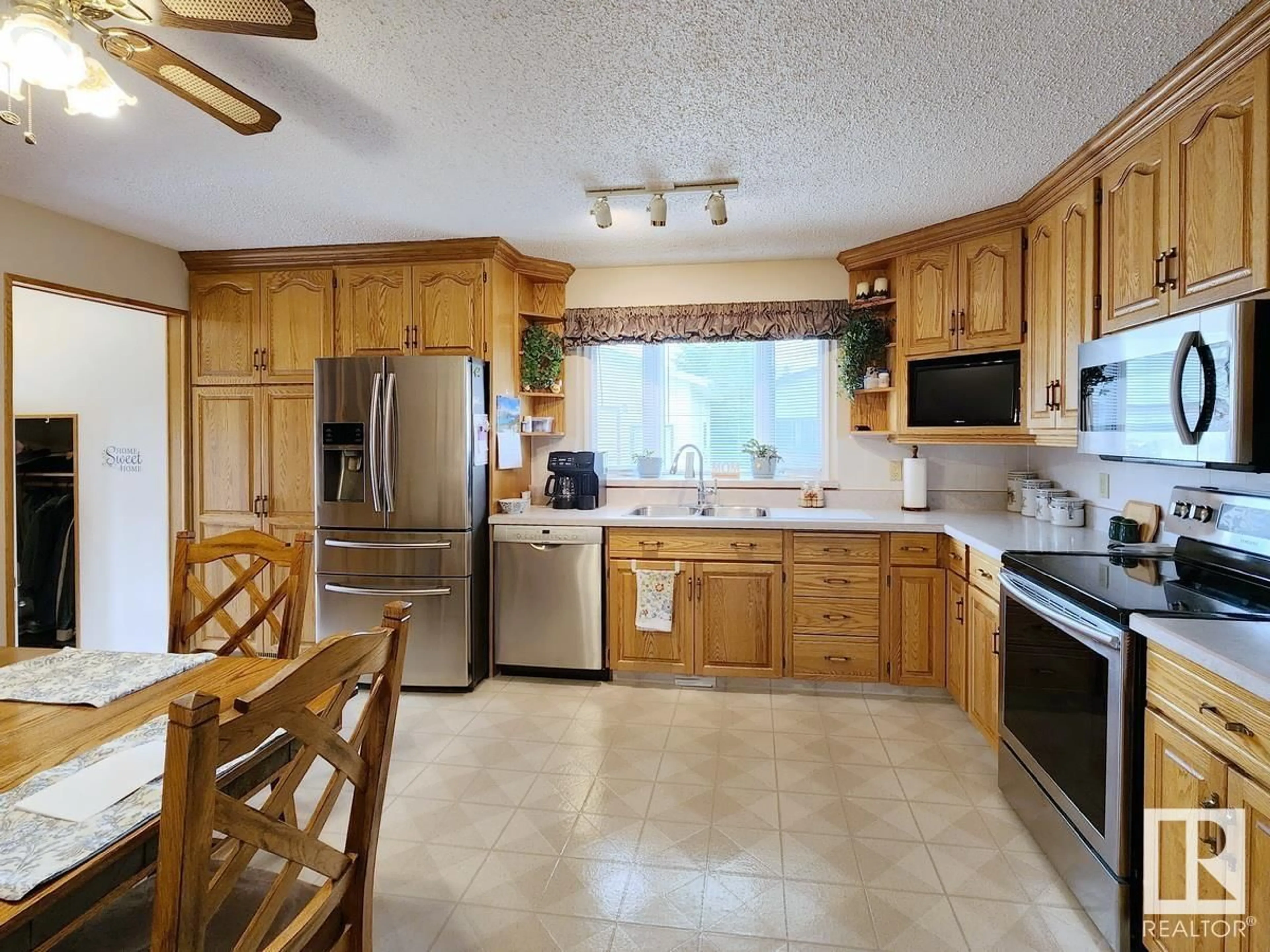Standard kitchen, ceramic/tile floor for 8217 99 AV, Fort Saskatchewan Alberta T8L3E4